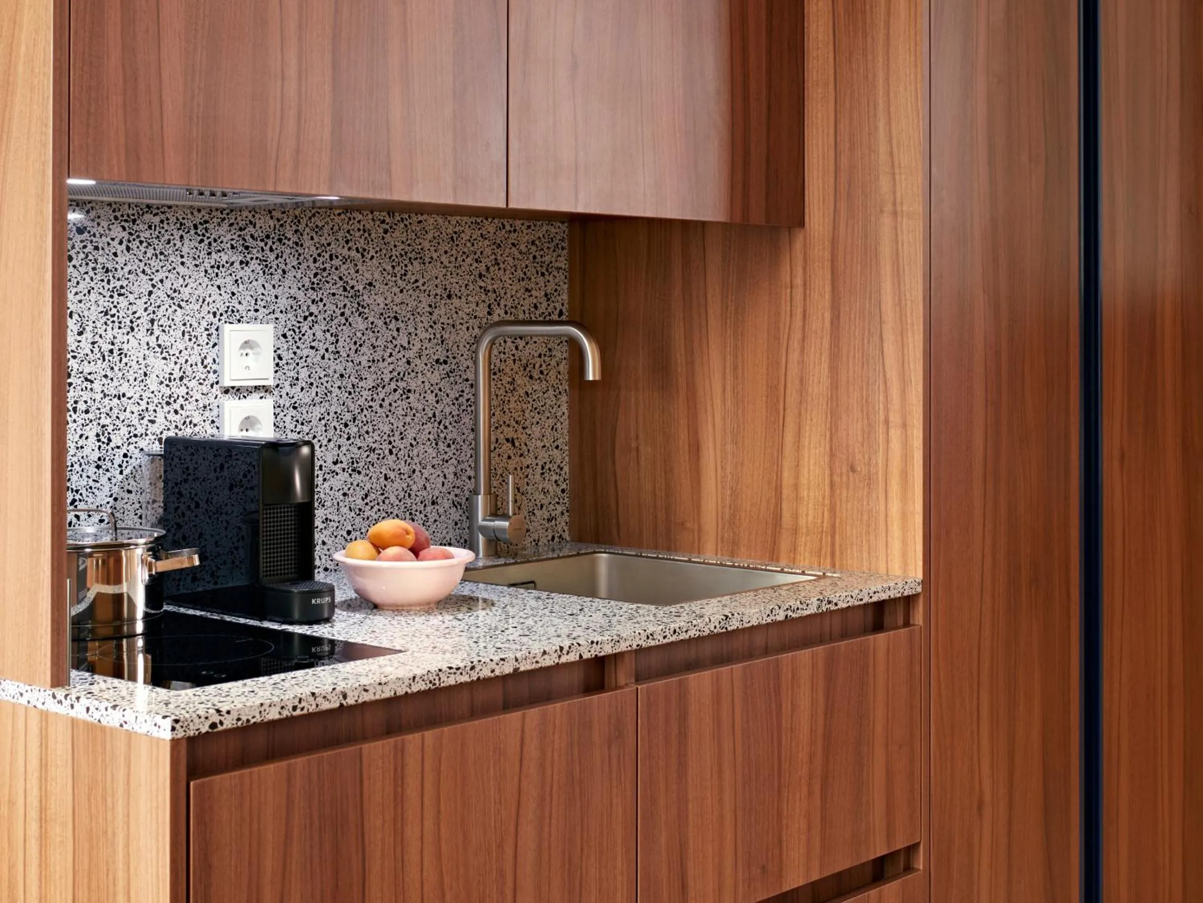 Kitchen or kitchenette in Numa Hamburg St Georg