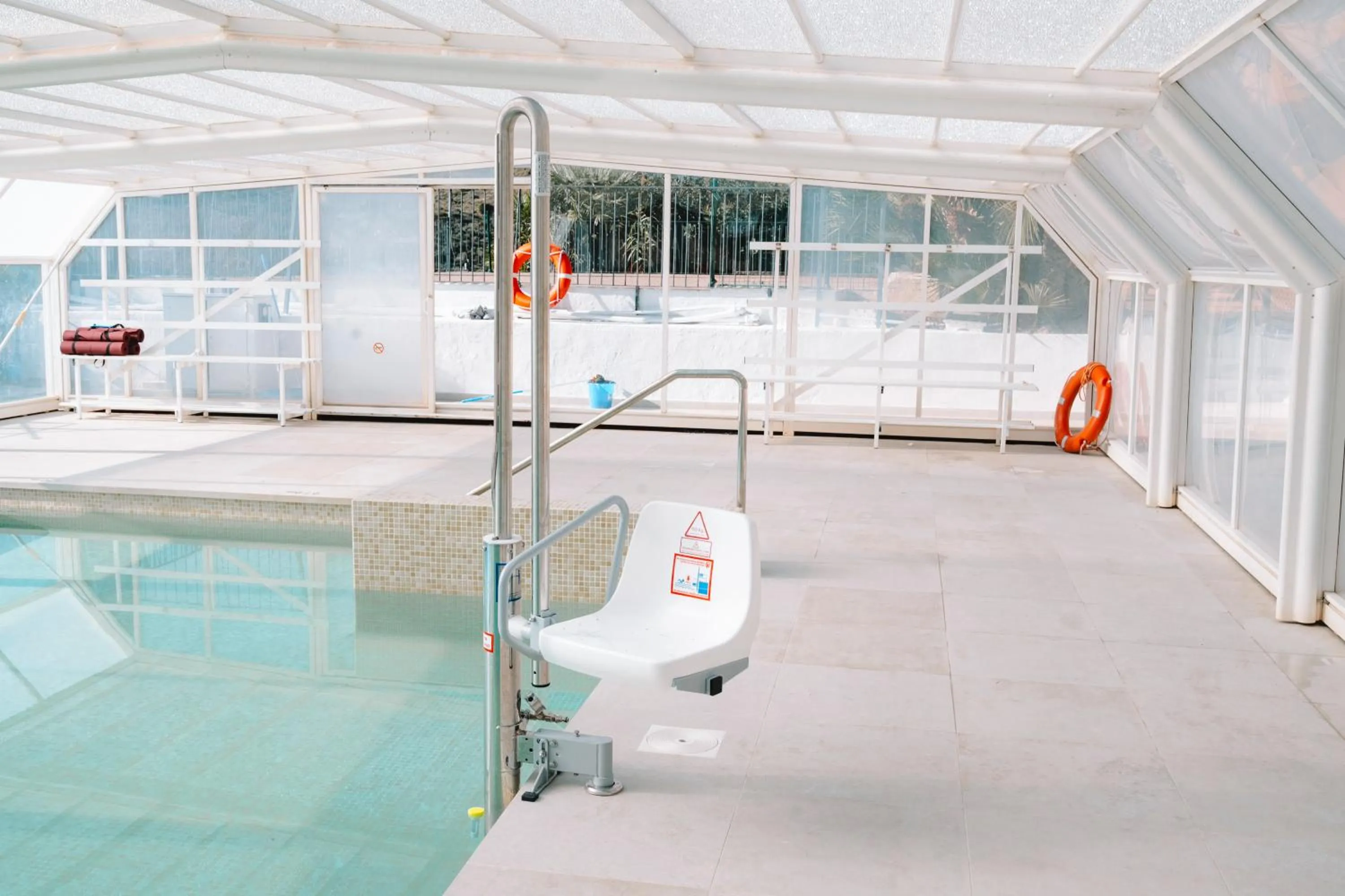 Swimming pool in Camping El Portus