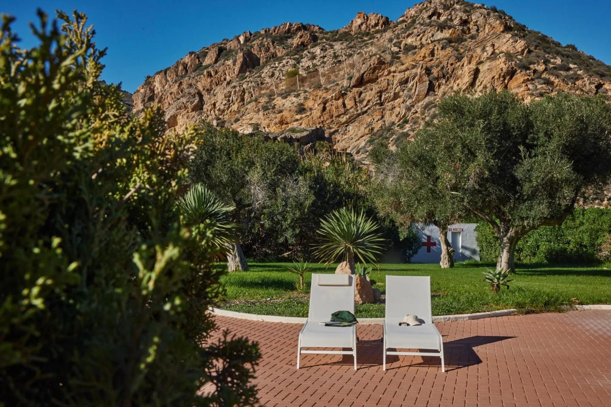 Garden view in Camping El Portus