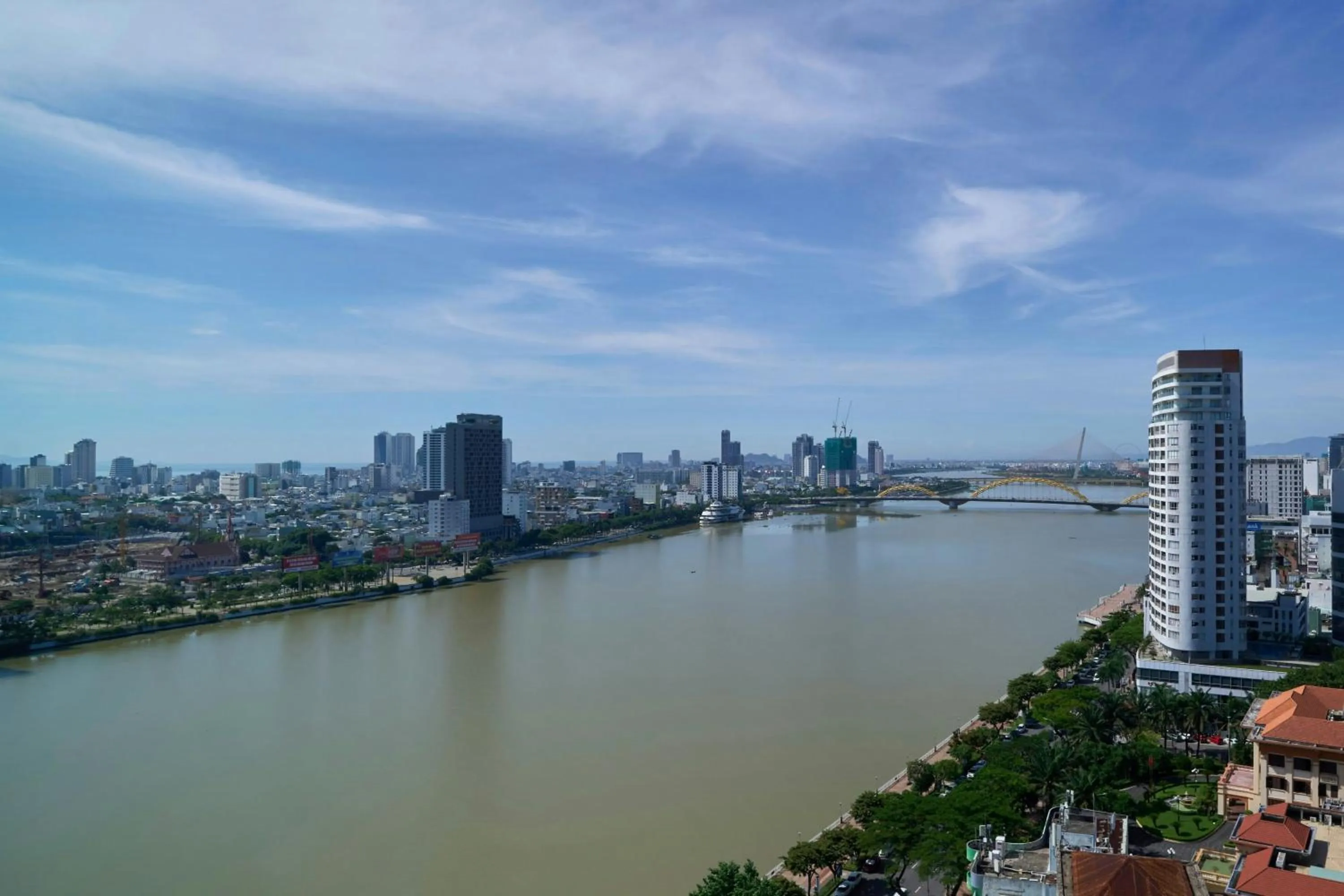 Lake view in Courtyard by Marriott Danang Han River