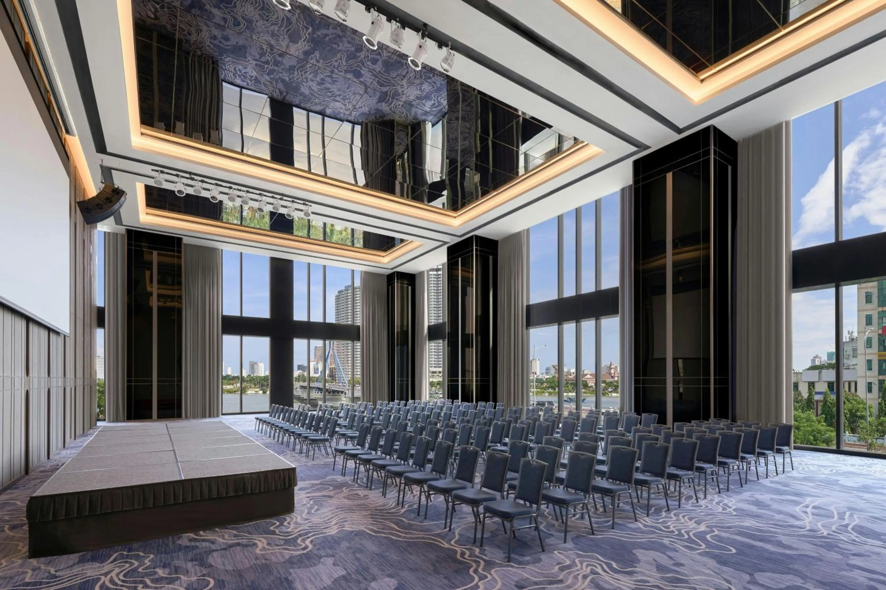 Meeting/conference room in Courtyard by Marriott Danang Han River