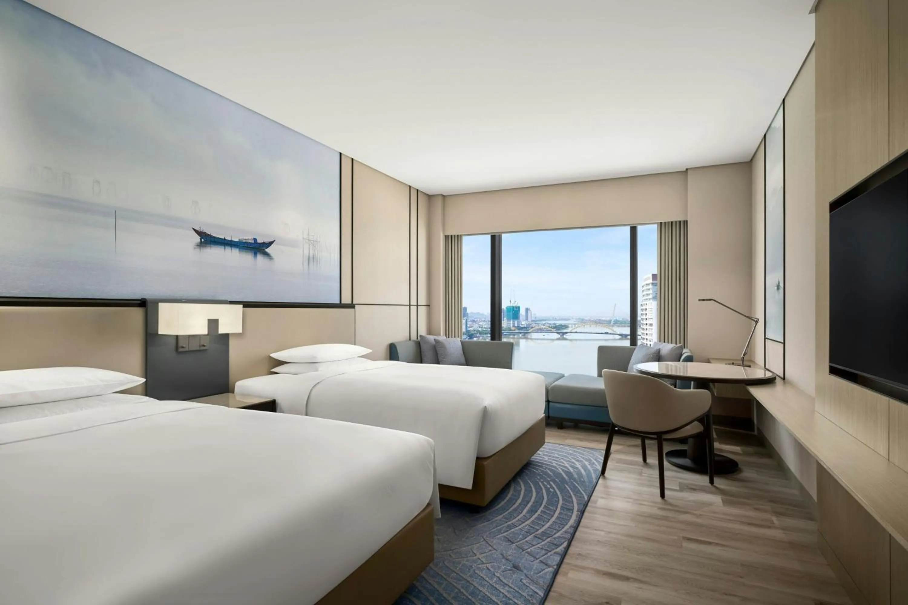 Photo of the whole room, Bed in Courtyard by Marriott Danang Han River