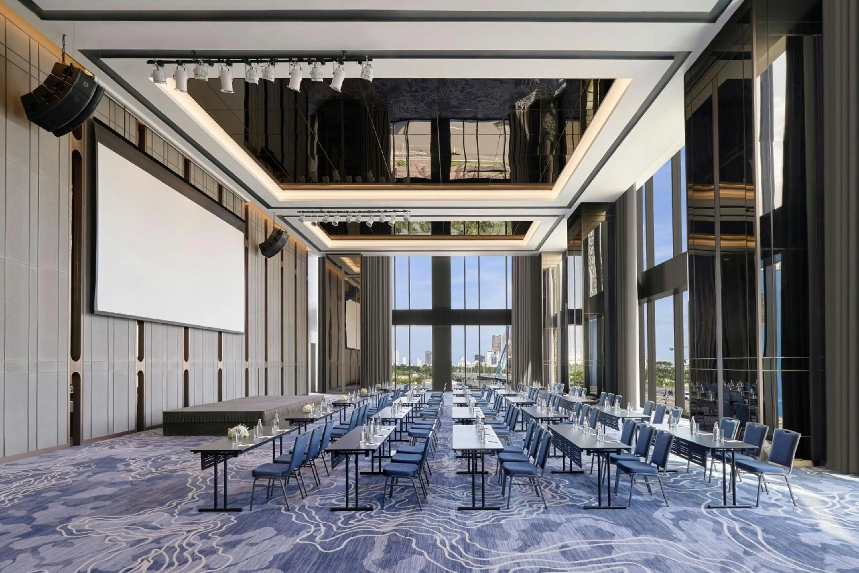 Meeting/conference room in Courtyard by Marriott Danang Han River