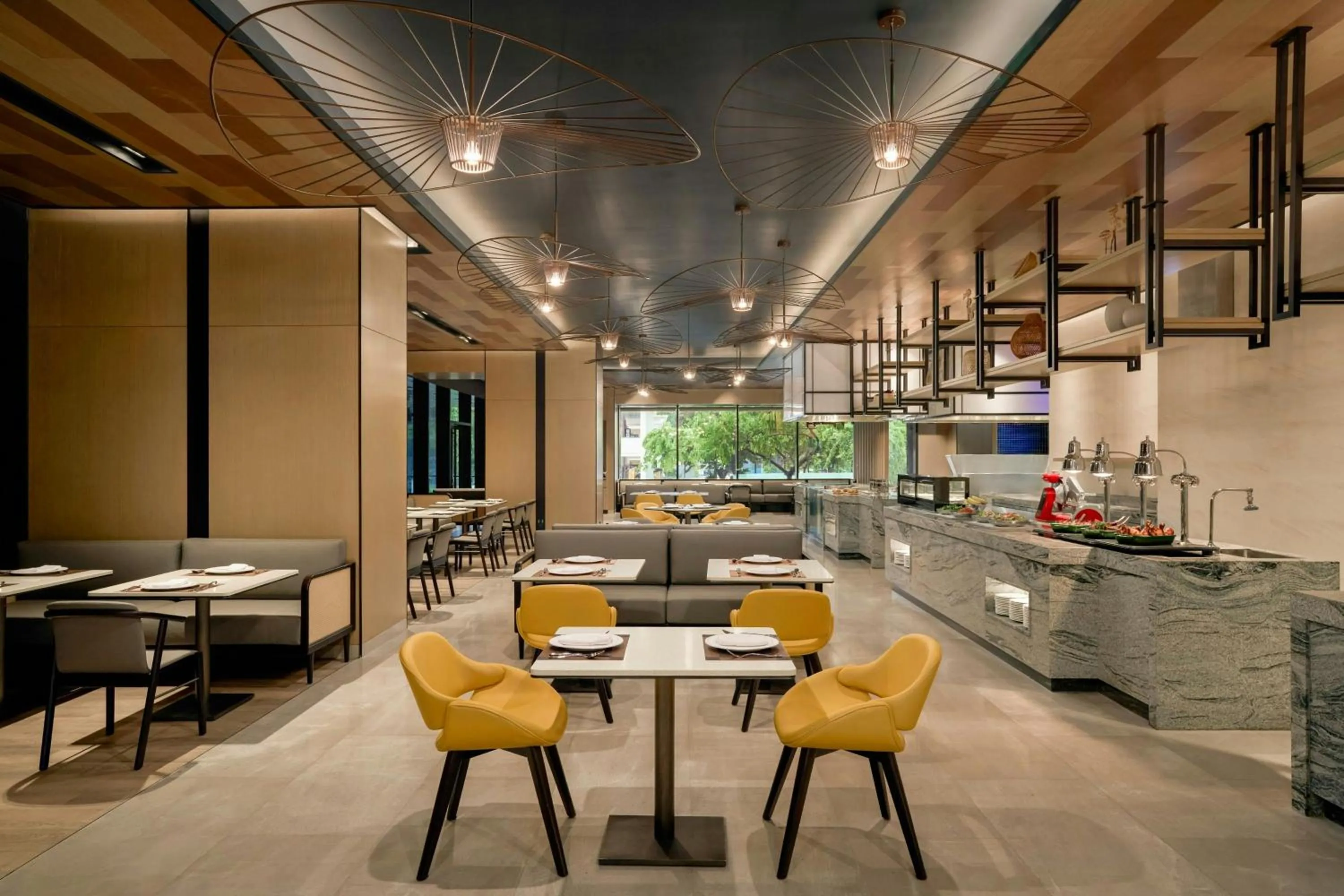 Restaurant/places to eat in Courtyard by Marriott Danang Han River