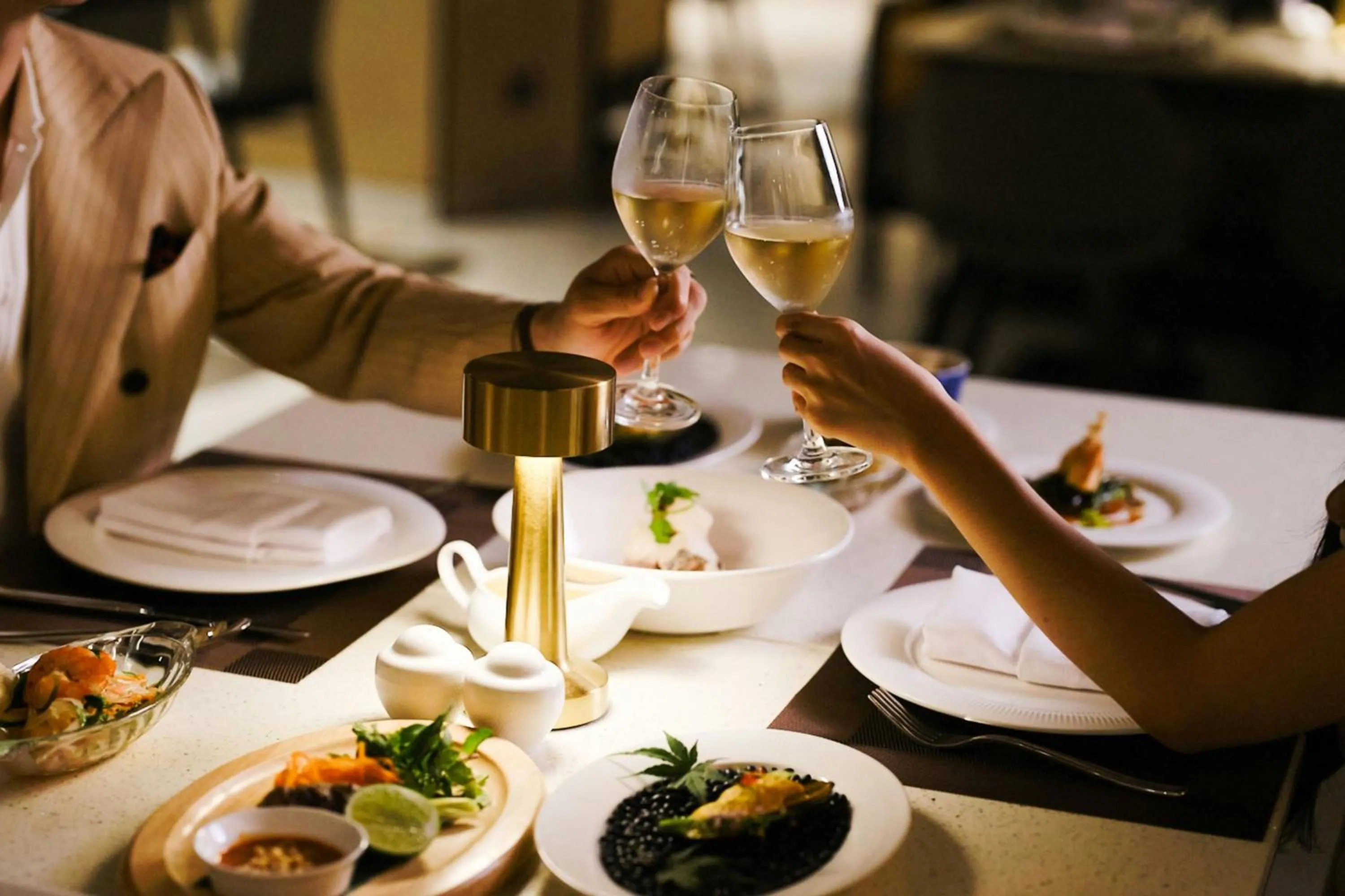 Restaurant/places to eat in Courtyard by Marriott Danang Han River