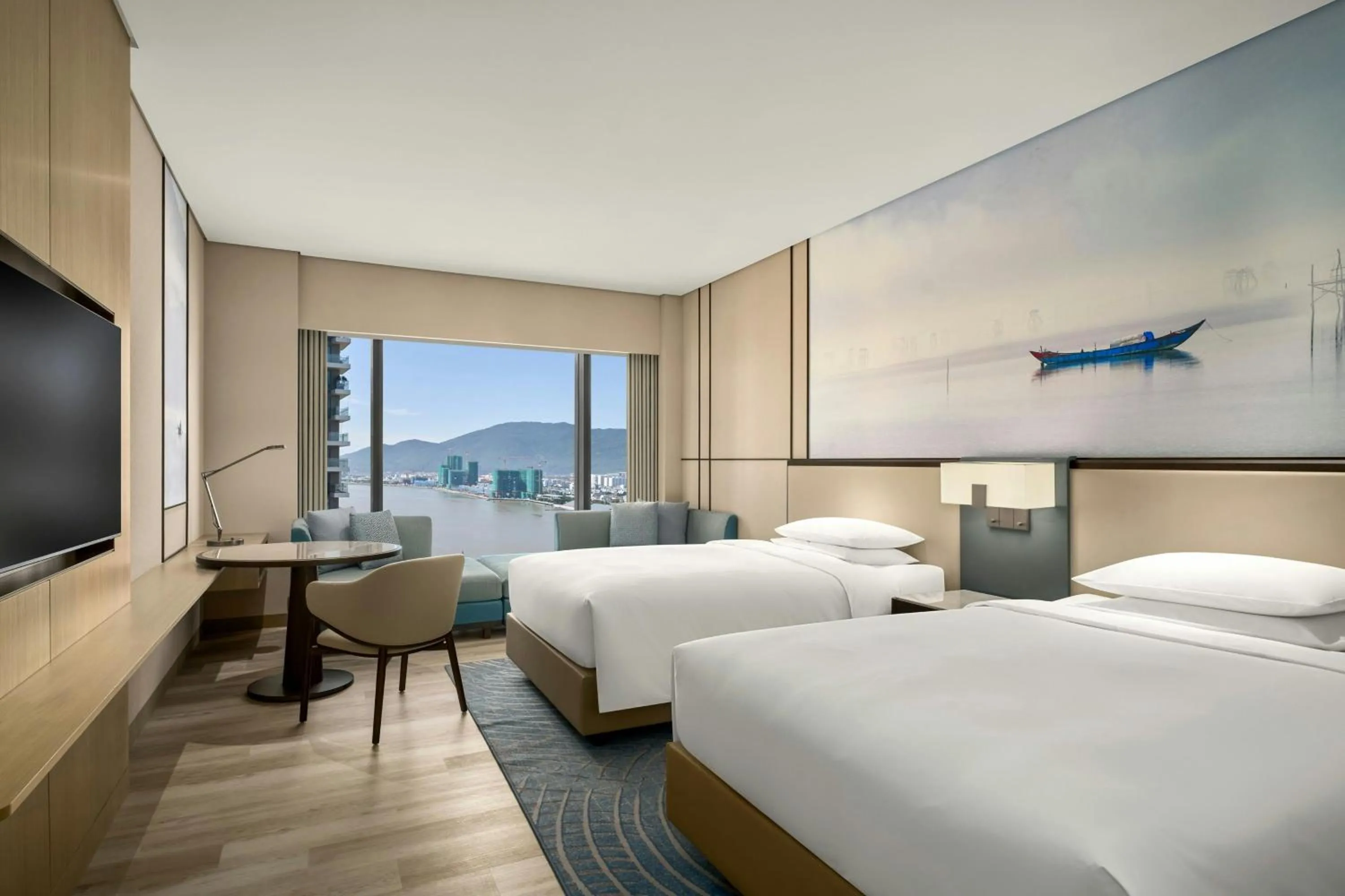 Photo of the whole room, Bed in Courtyard by Marriott Danang Han River