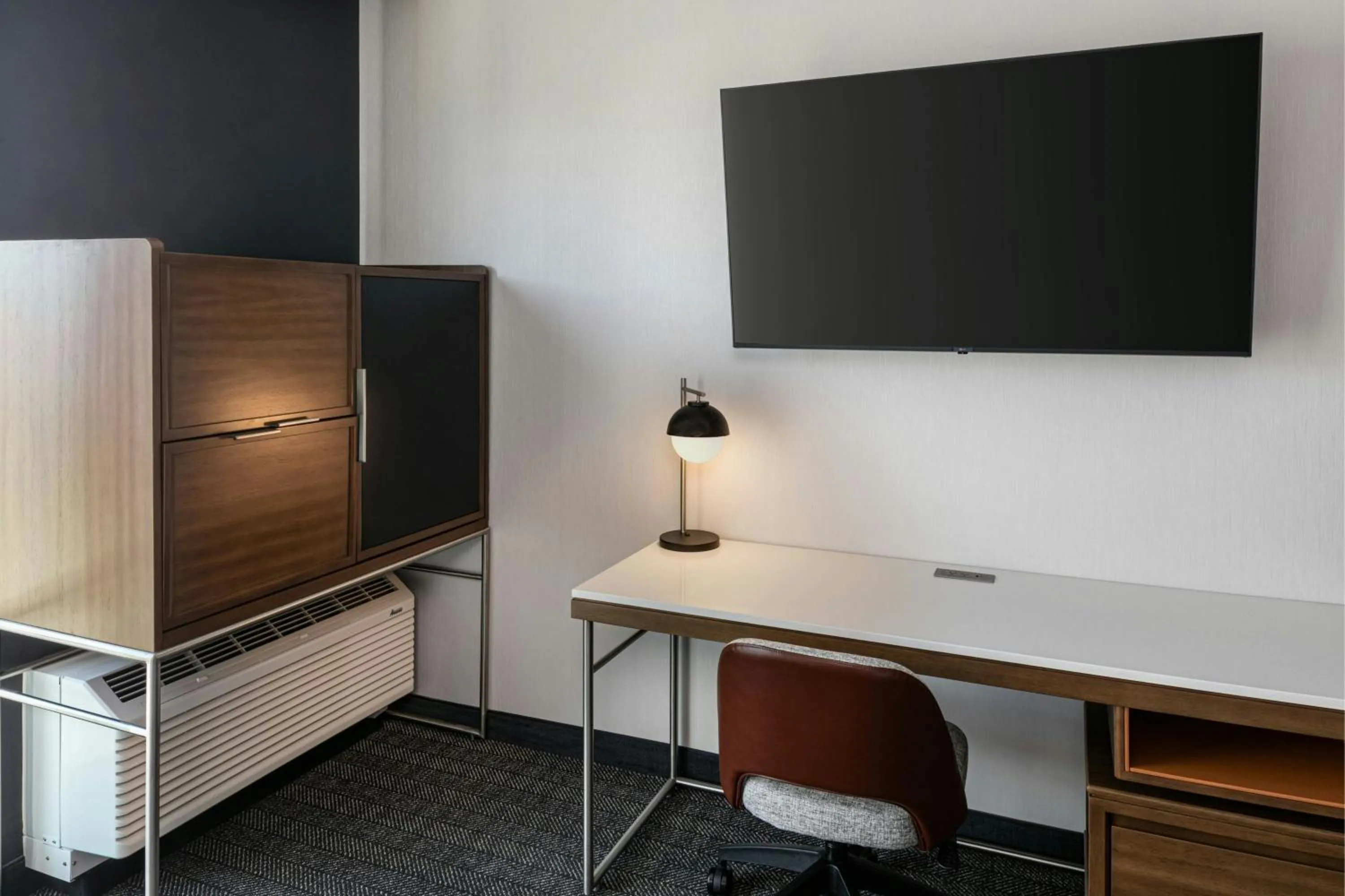 Photo of the whole room in Courtyard Lewiston