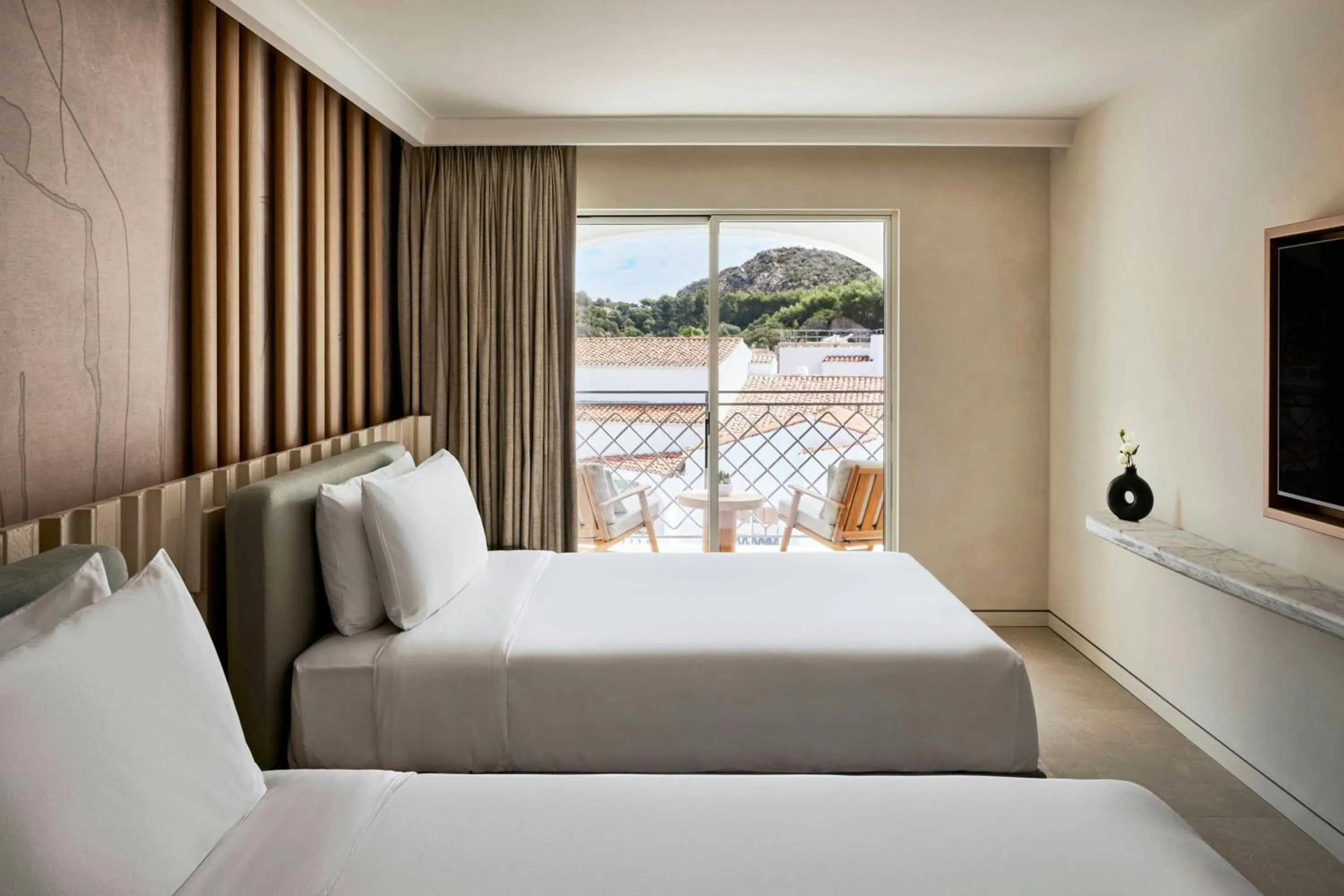 Photo of the whole room, Bed in W Sardinia - Poltu Quatu