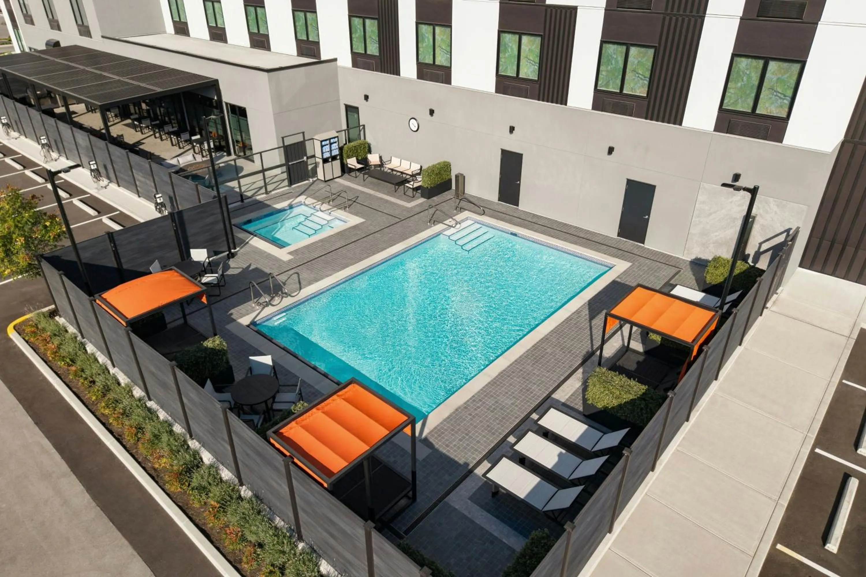 Swimming pool in TownePlace Suites by Marriott Chilliwack