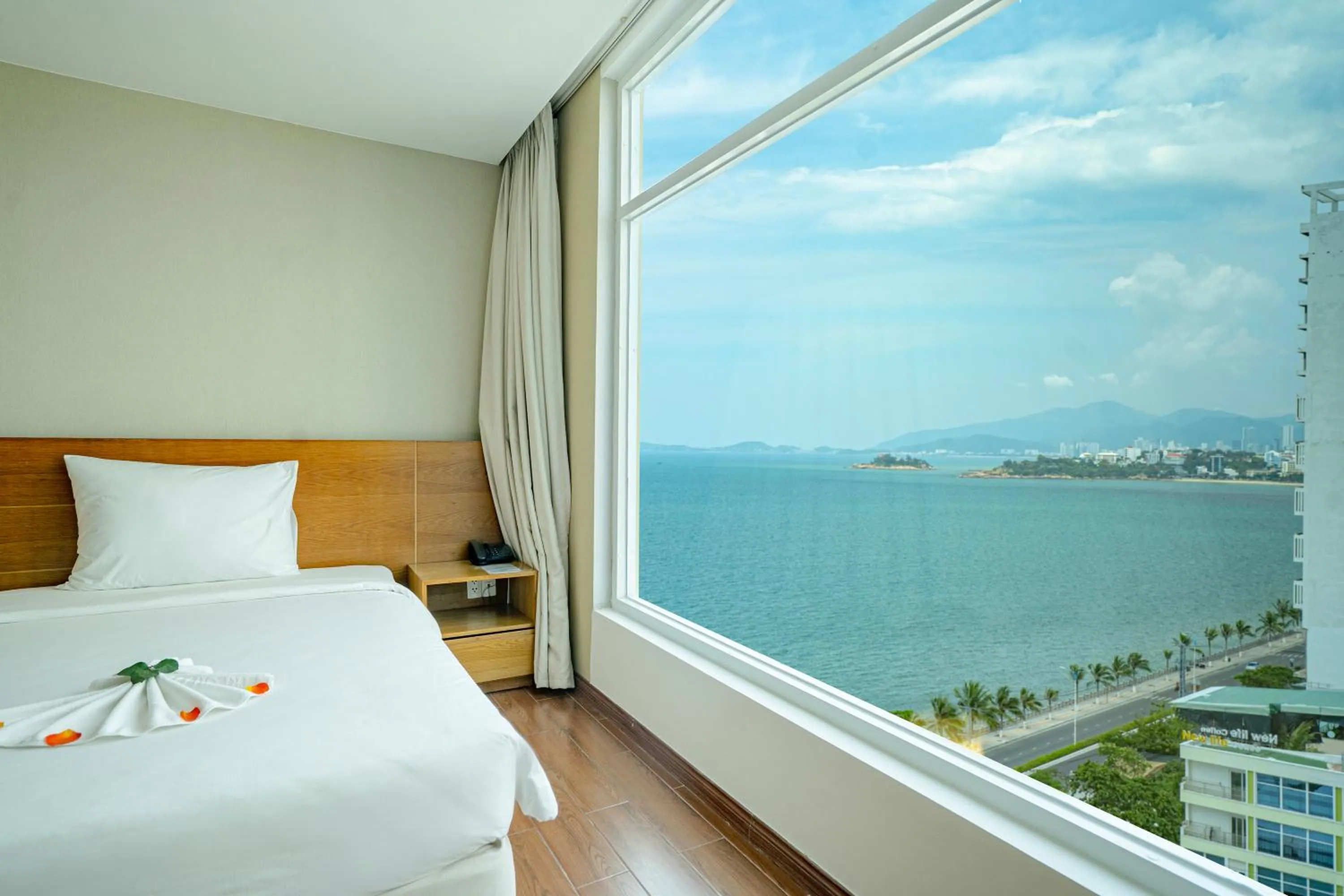 Bed in Glamour Hotel Nha Trang
