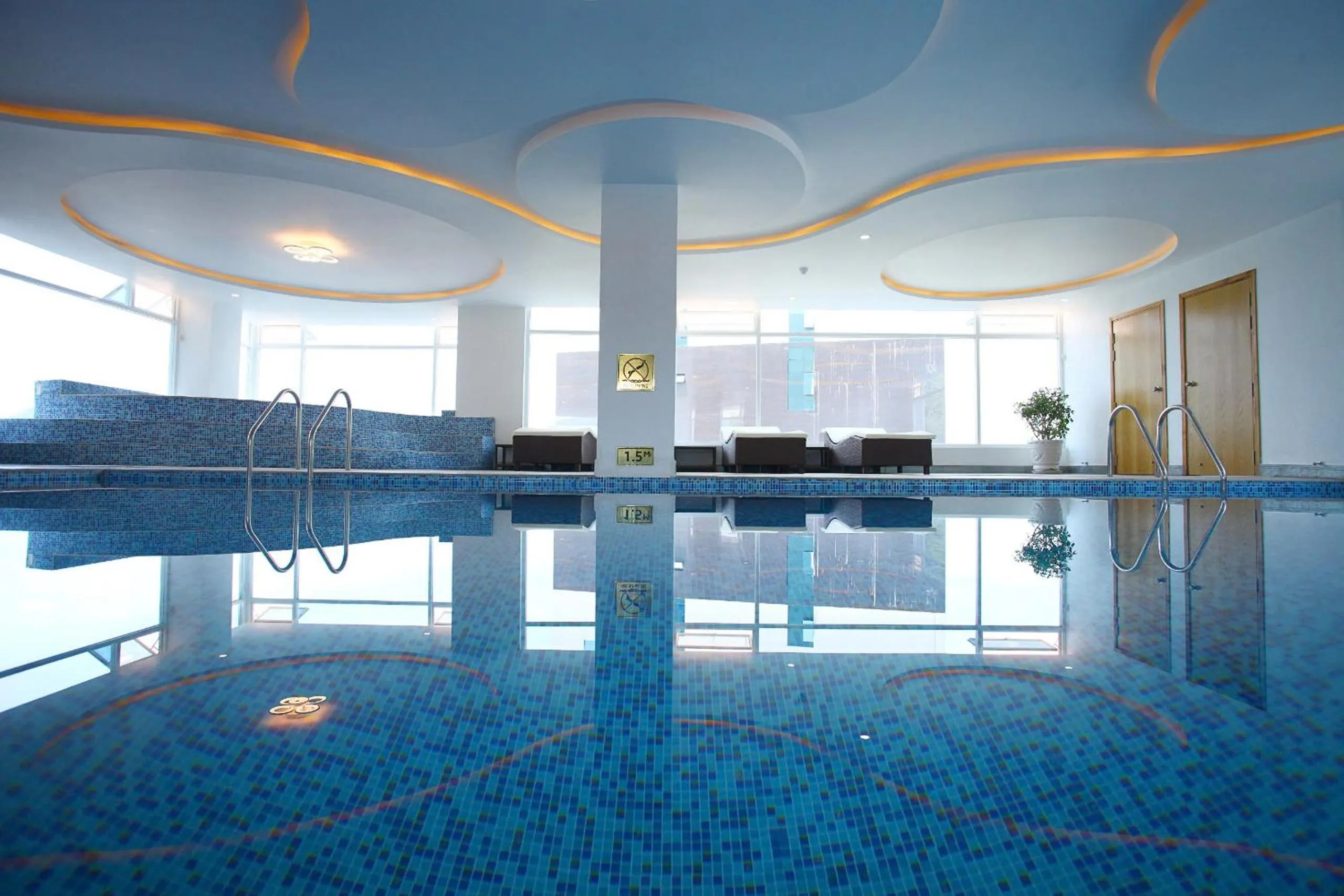 Swimming pool in Glamour Hotel Nha Trang