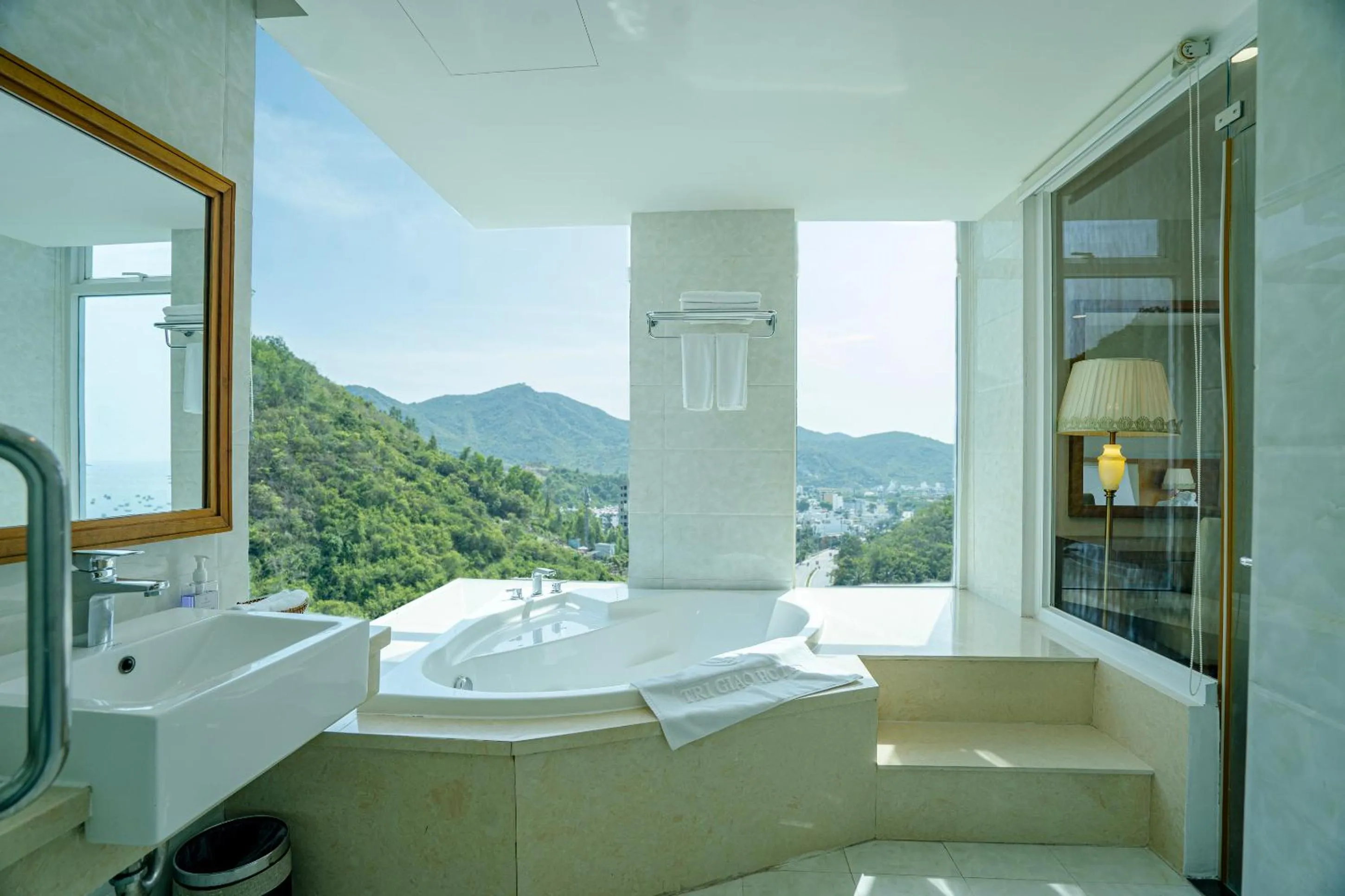 Glamour Hotel Nha Trang