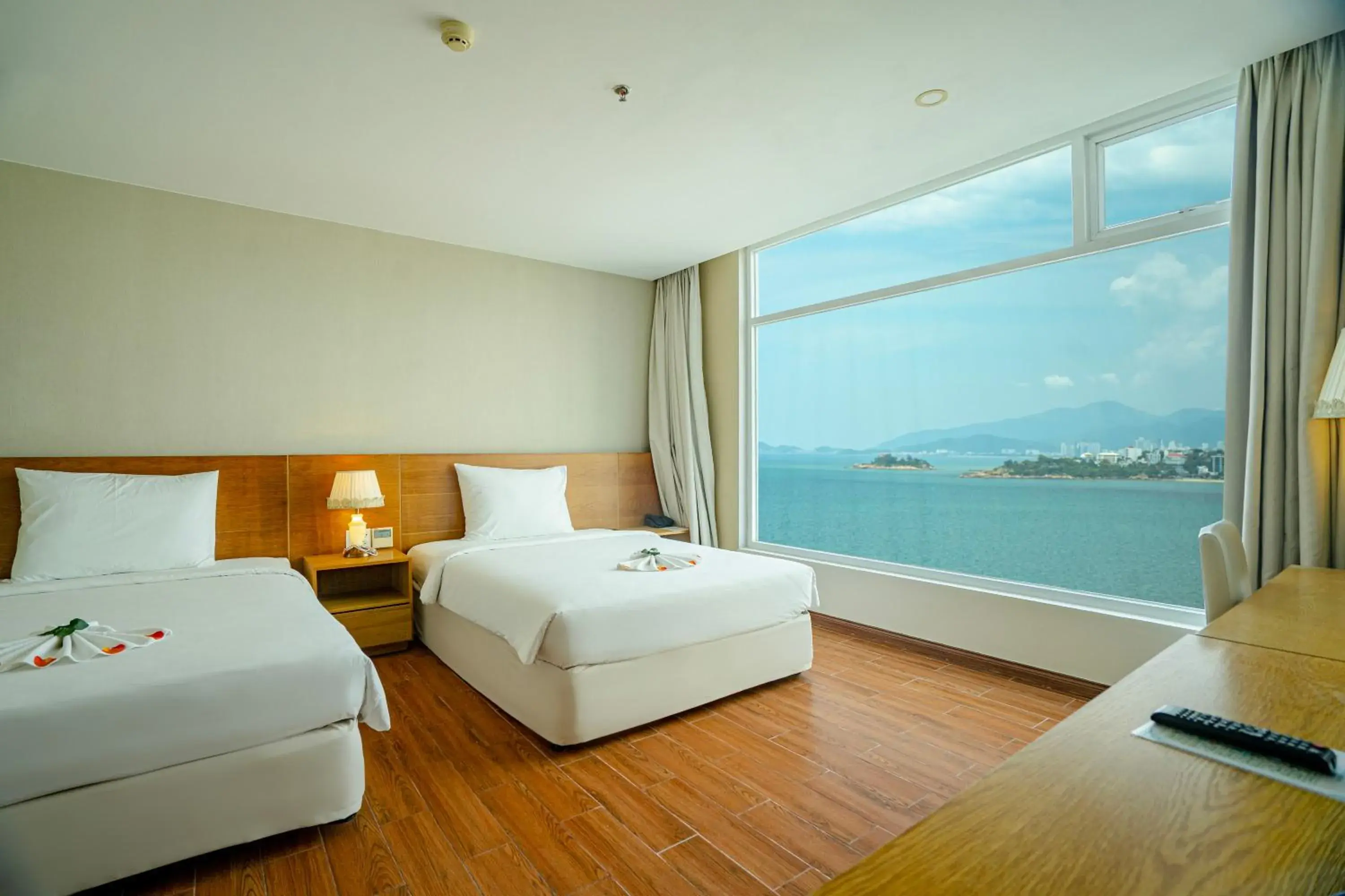 Deluxe Twin Room with Sea View - single occupancy in Glamour Hotel Nha Trang Deluxe Twin Room with Sea View - single occupancy in Glamour Hotel Nha Trang