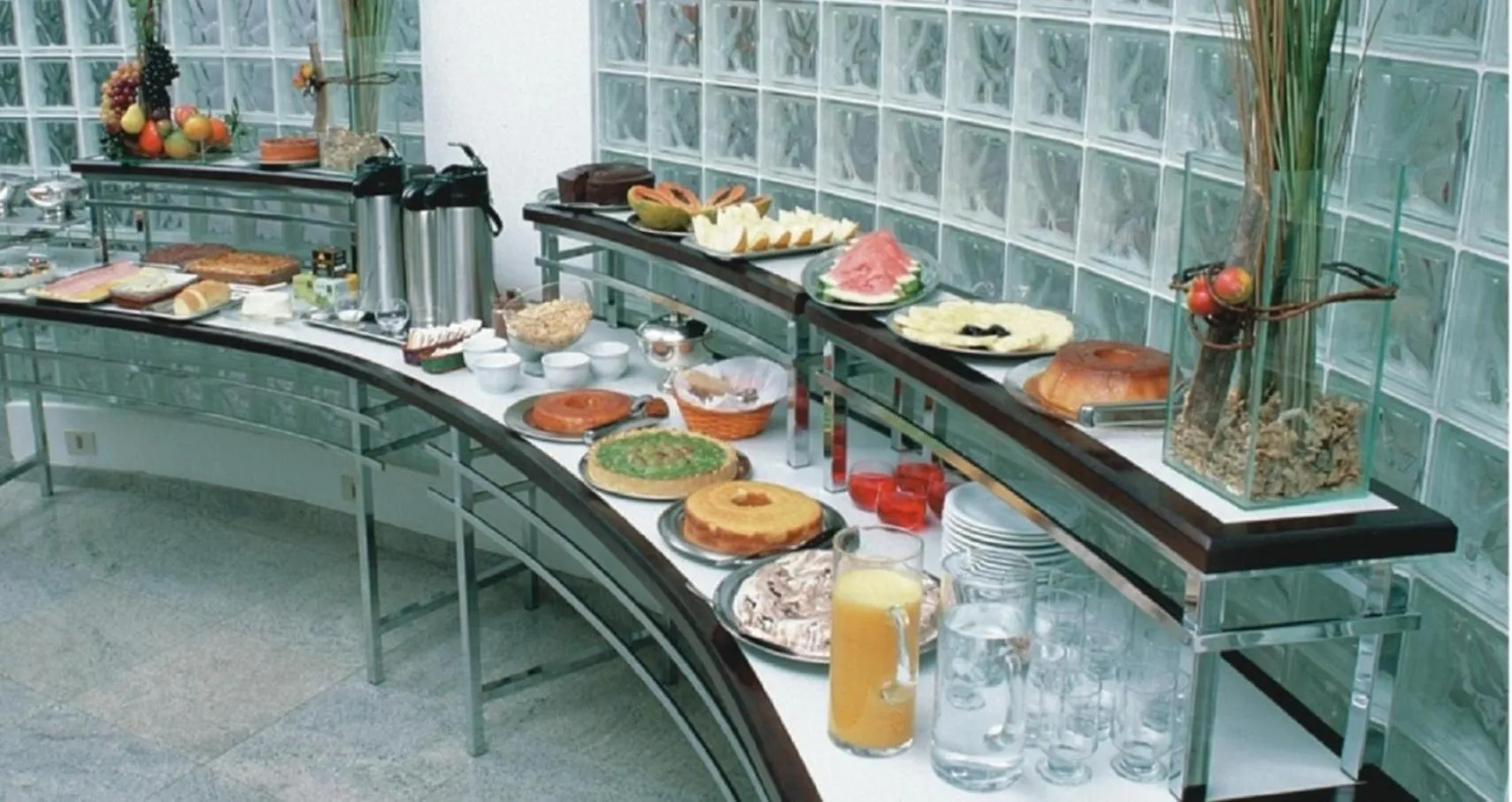 Breakfast in Hotel Metrópolis
