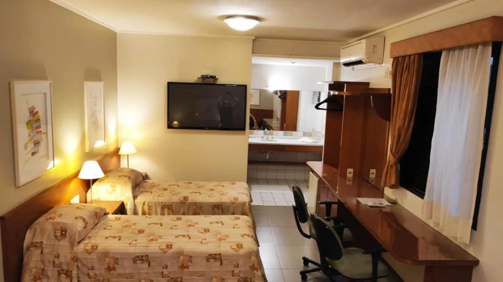 Bed in Hotel Metrópolis