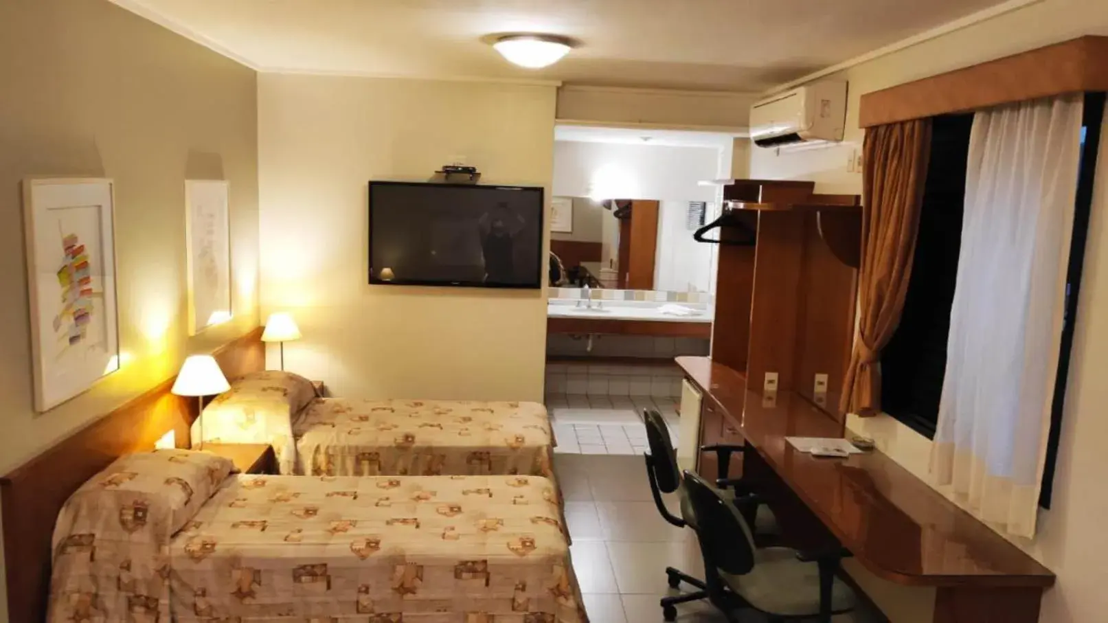 Triple Room - single occupancy in Hotel Metrópolis Triple Room - single occupancy in Hotel Metrópolis