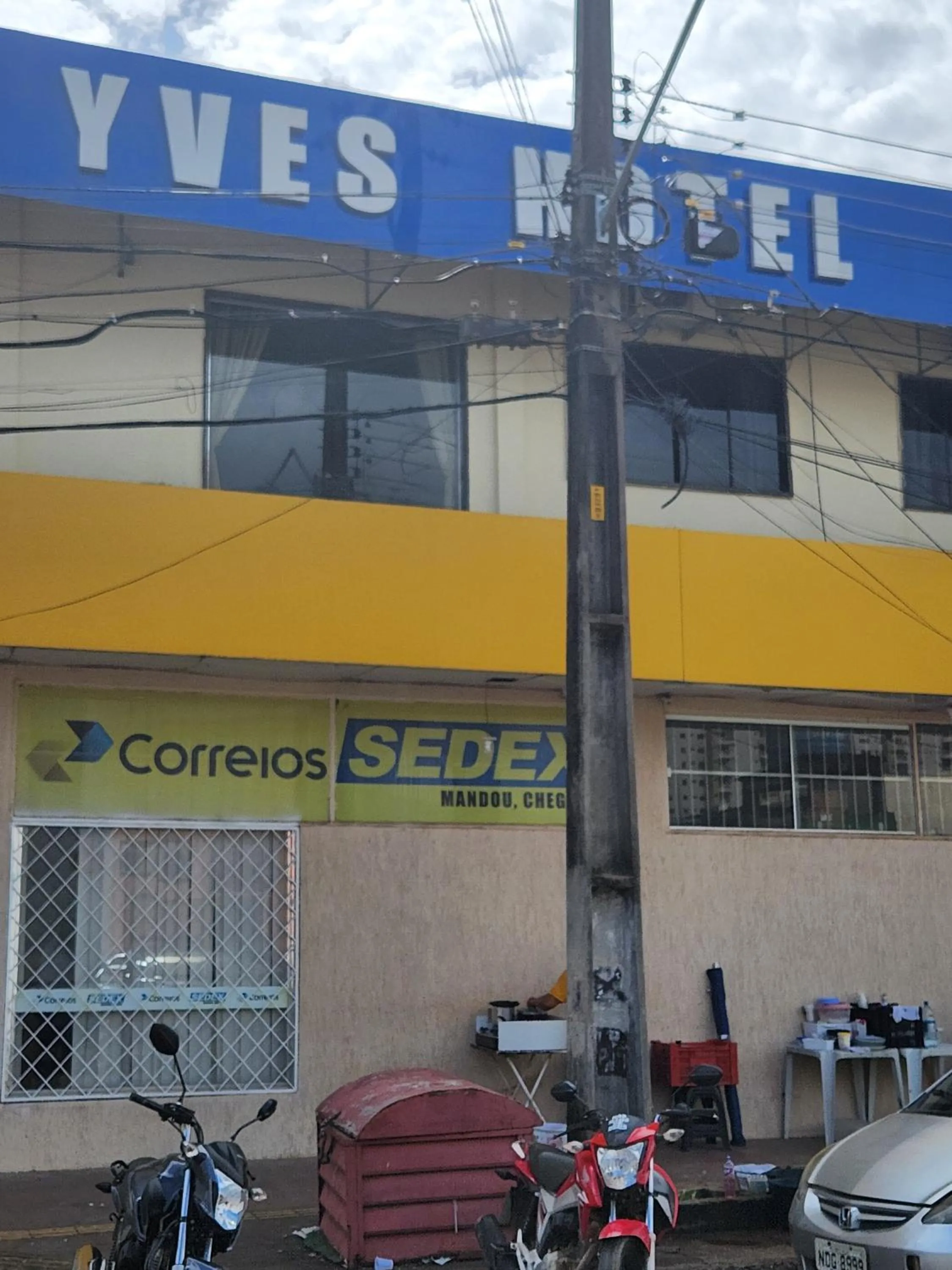 Yves Hotel