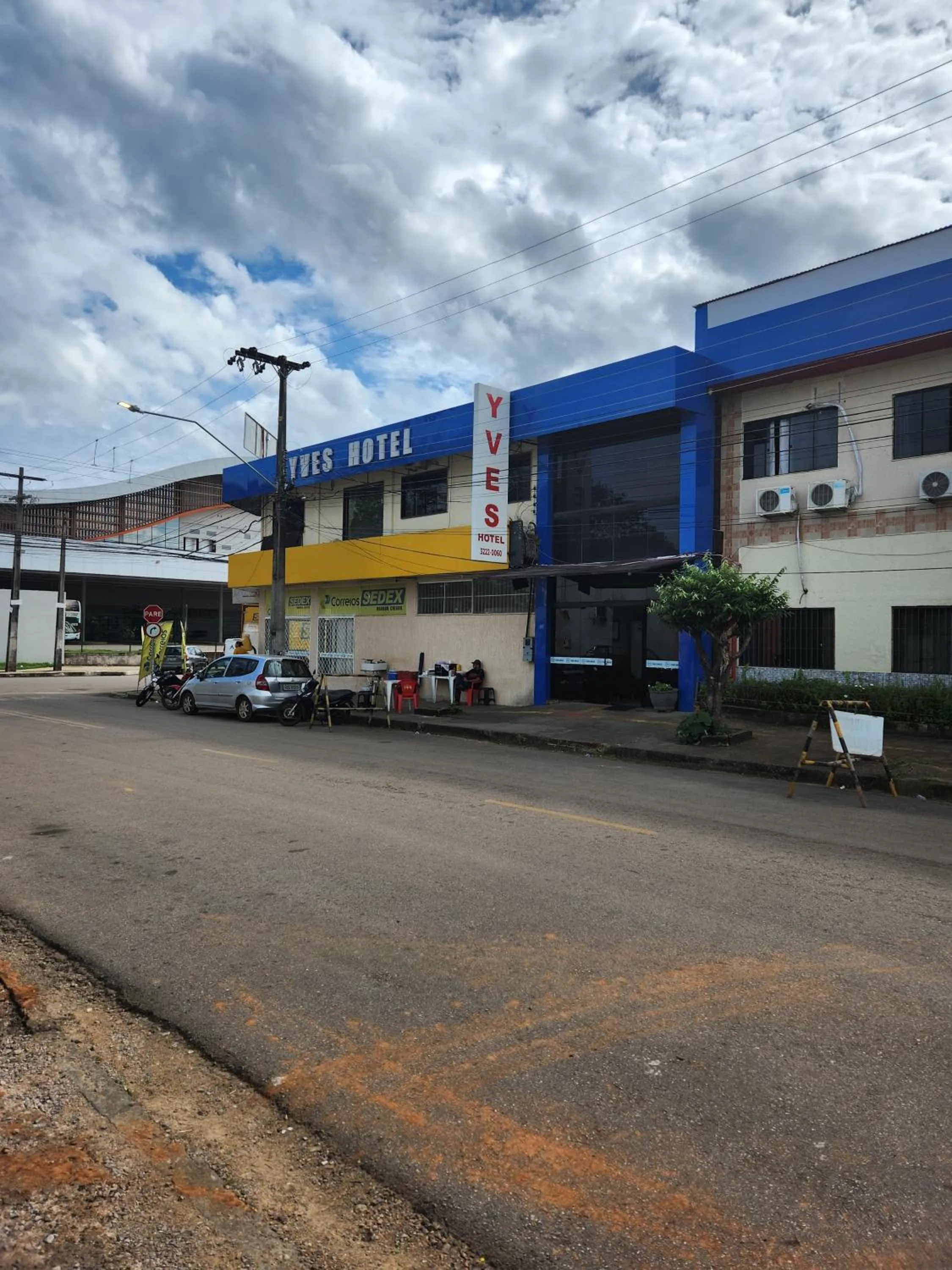 Yves Hotel
