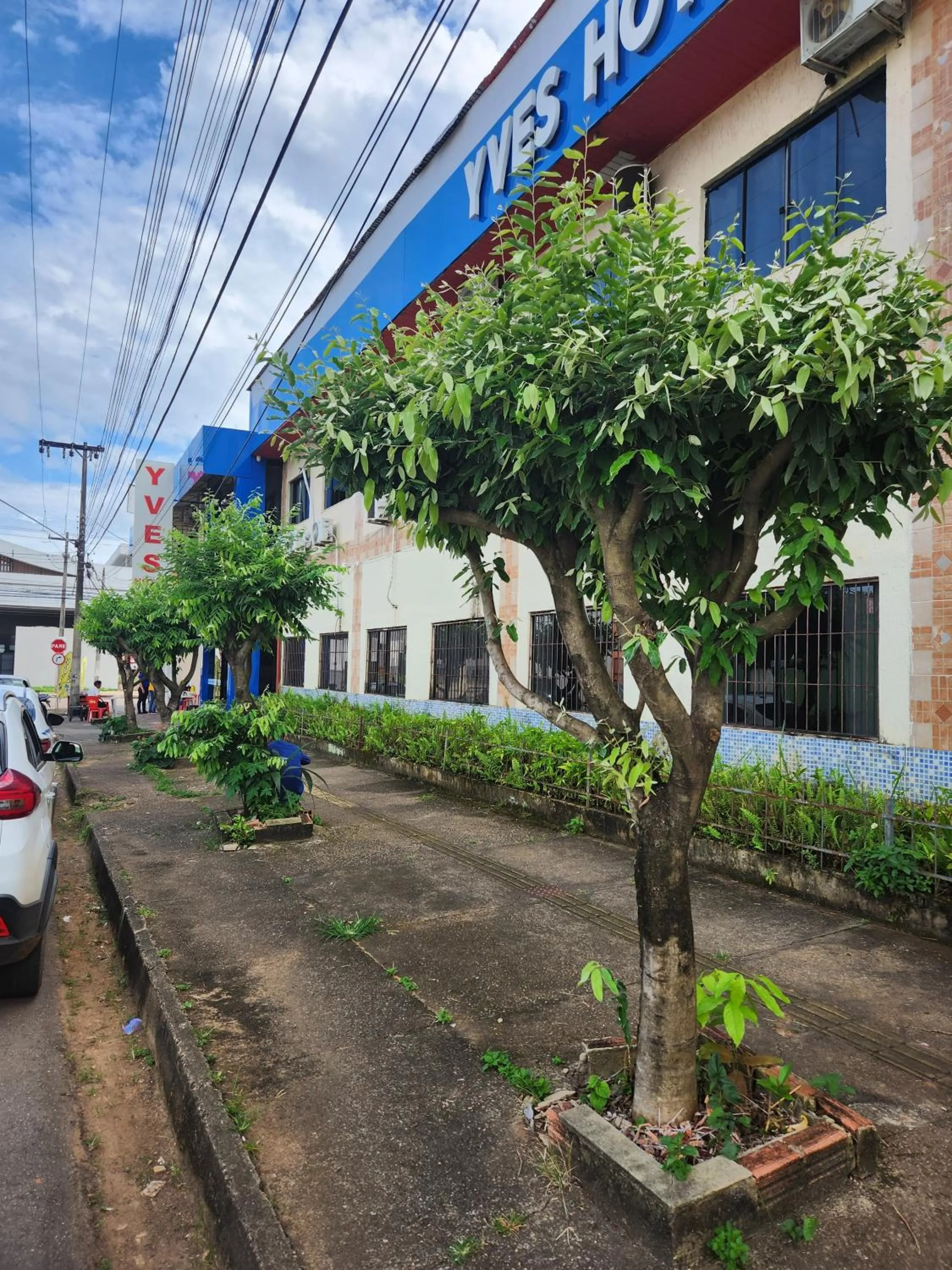 Yves Hotel
