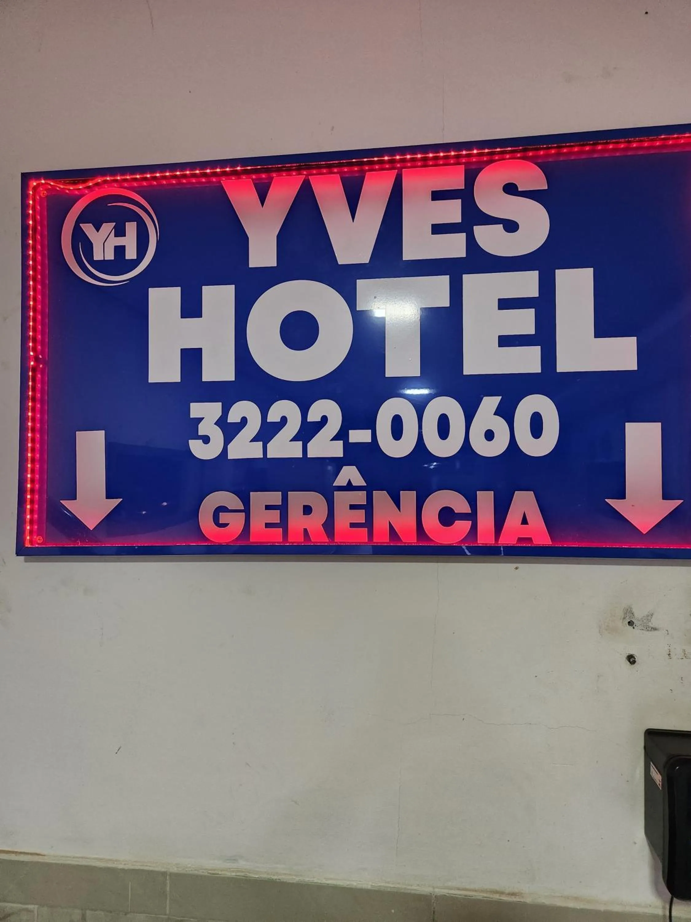 Yves Hotel