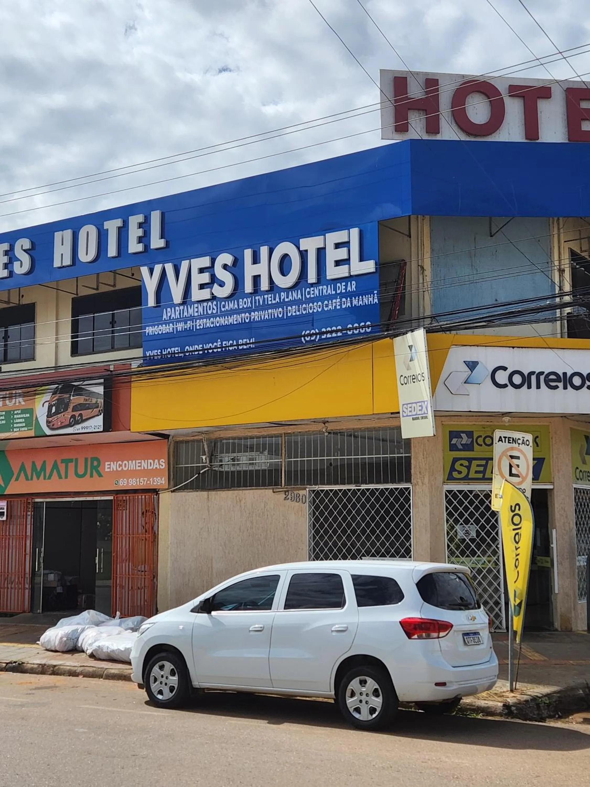 Yves Hotel