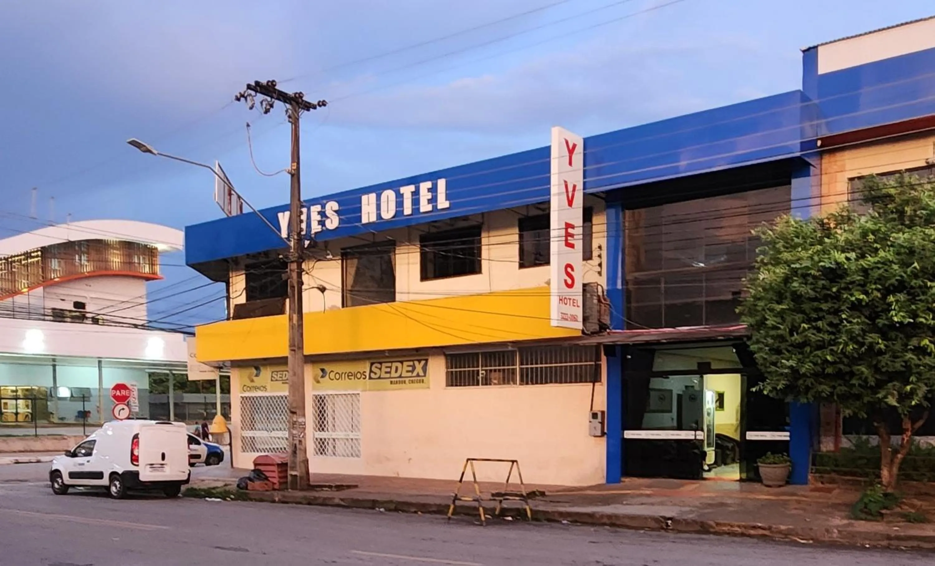 Yves Hotel