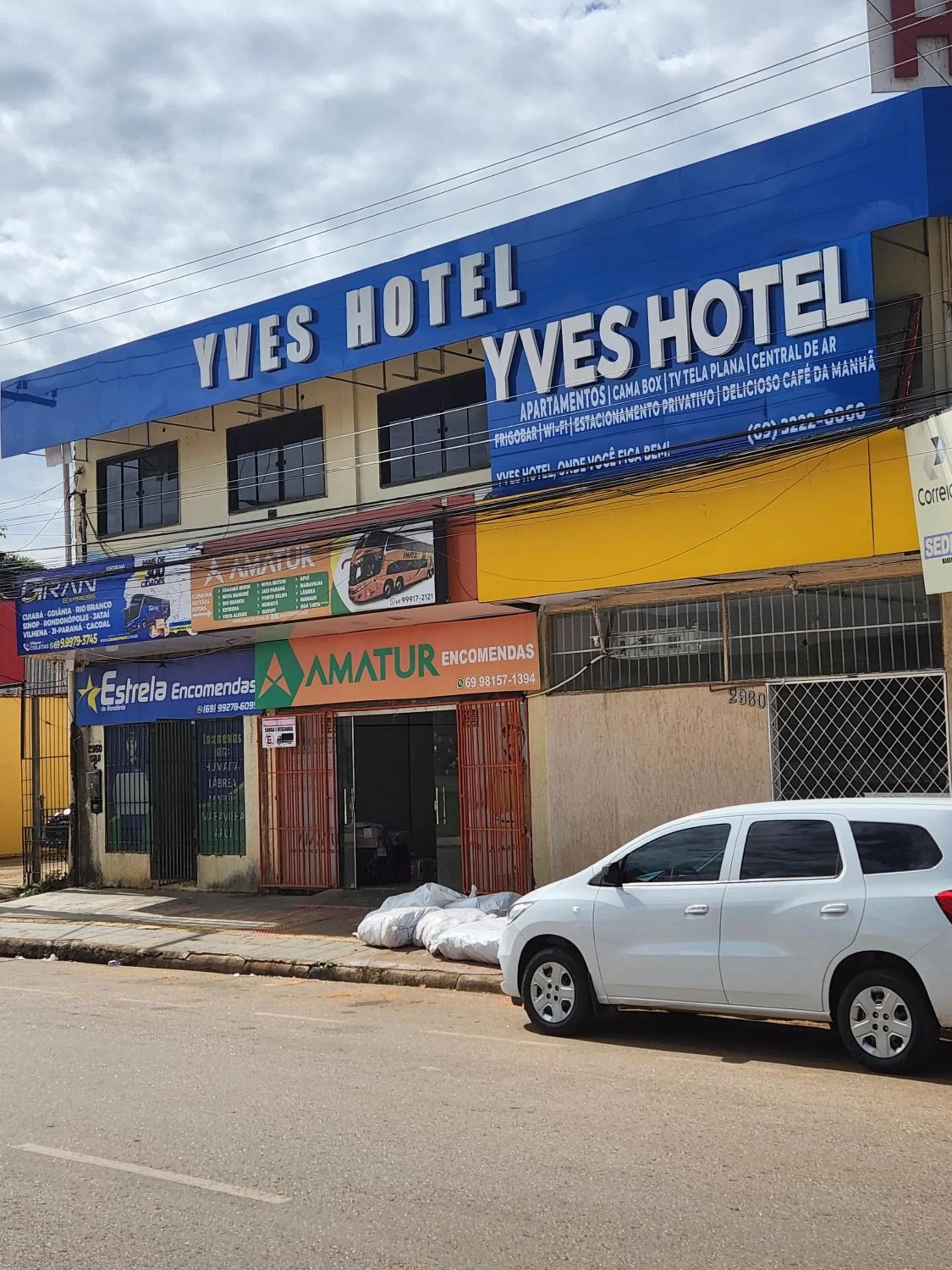 Yves Hotel