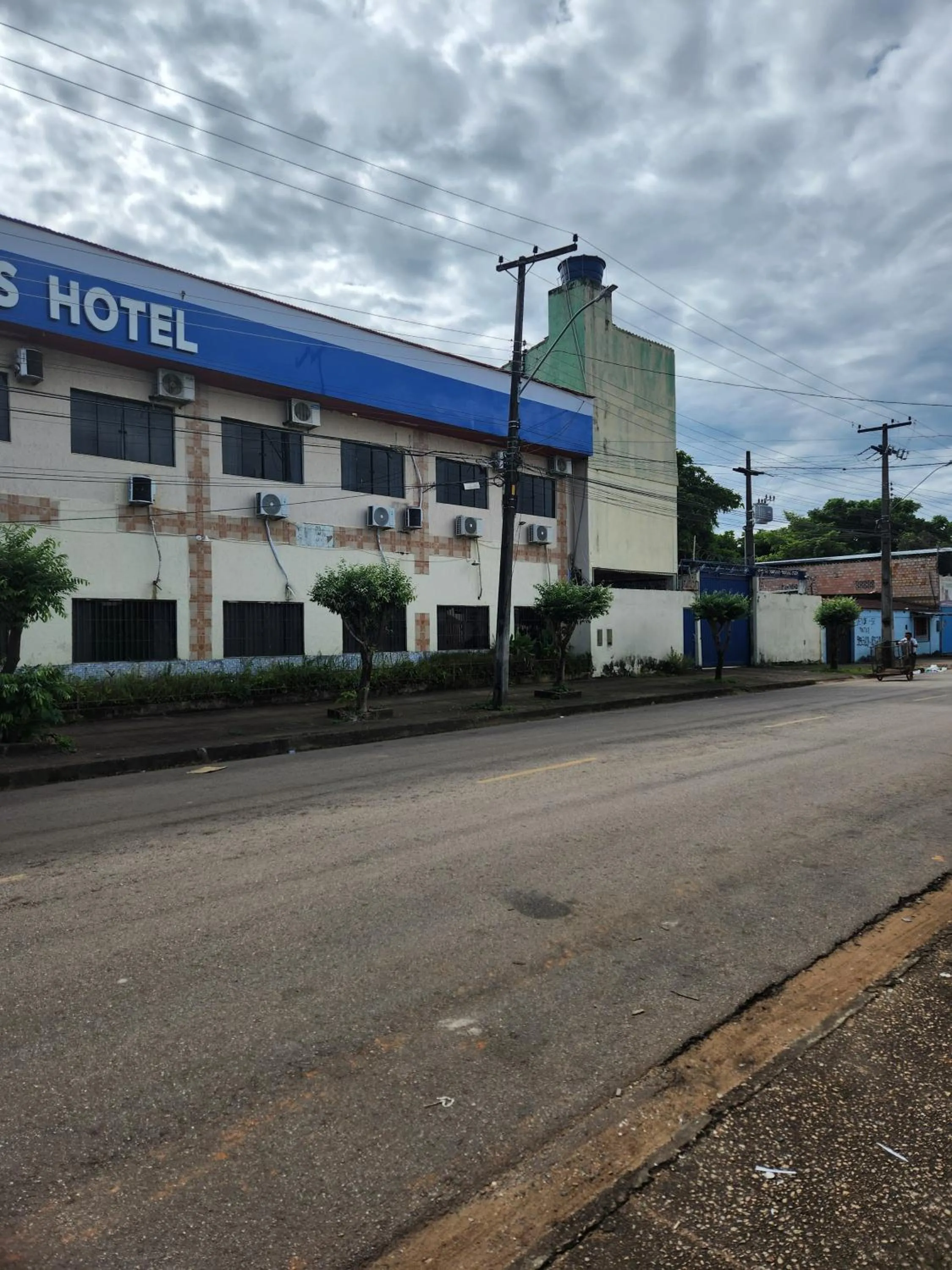 Yves Hotel