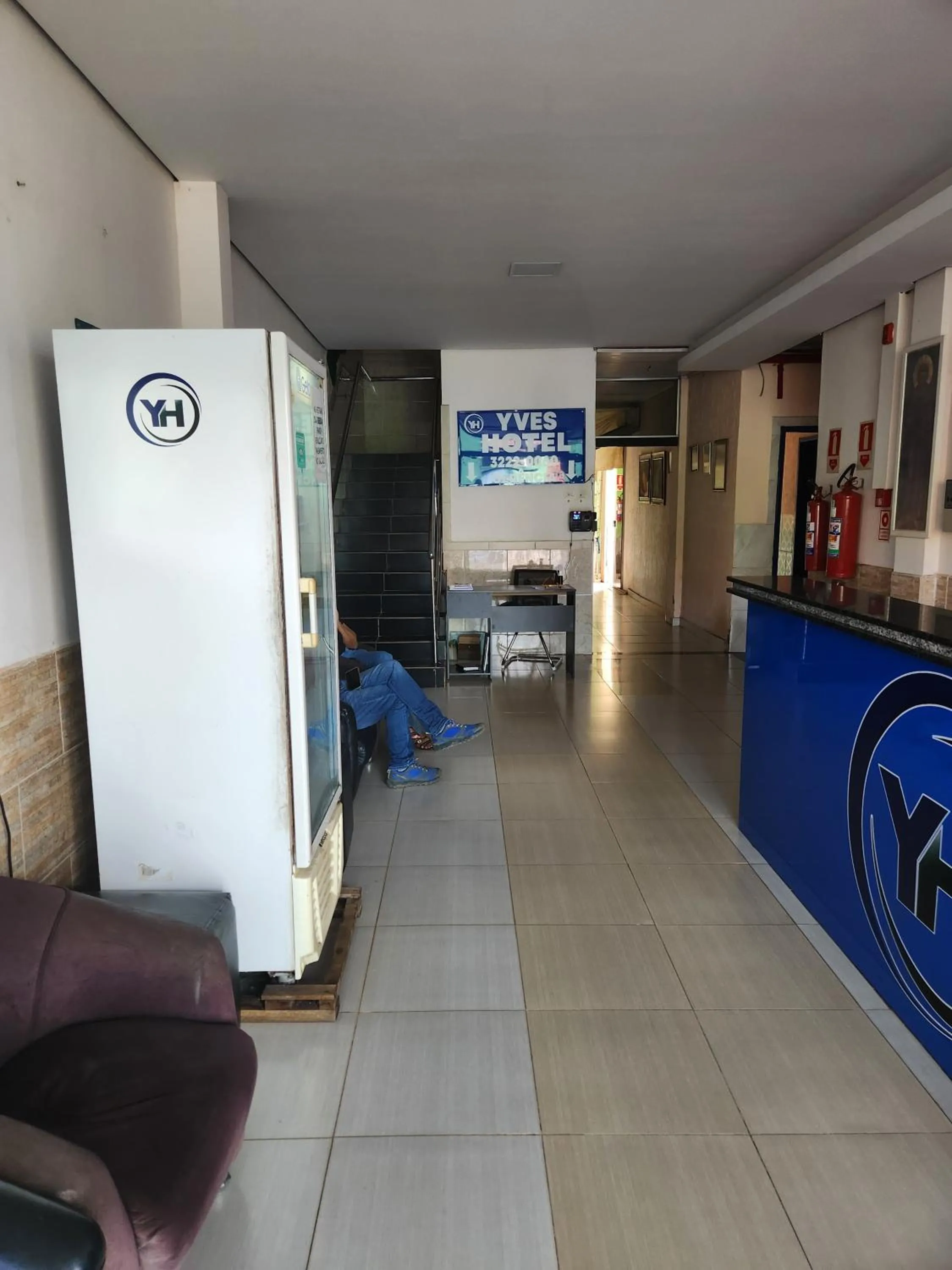 Yves Hotel