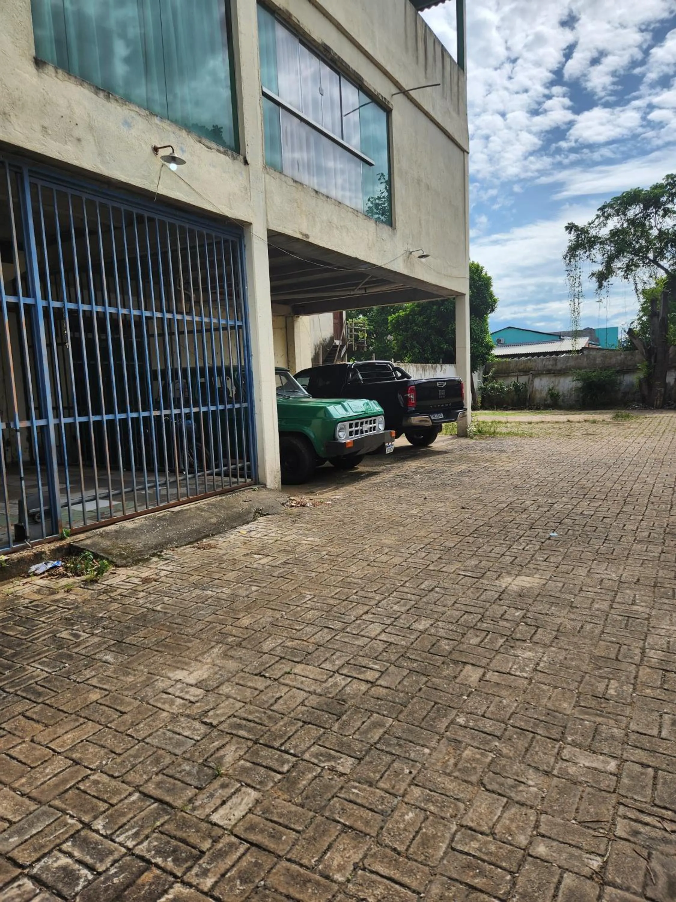 Yves Hotel