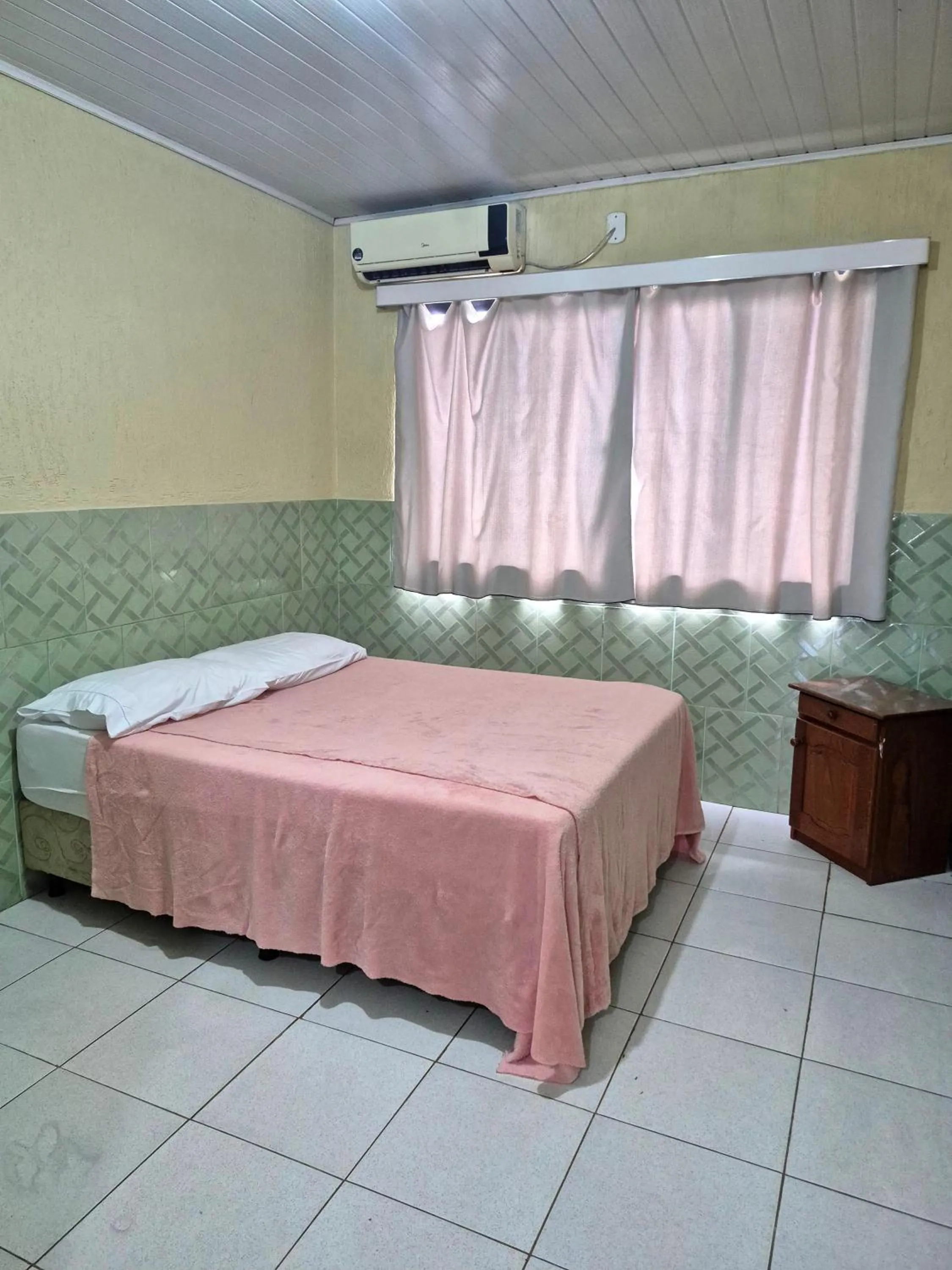 Bed in Yves Hotel
