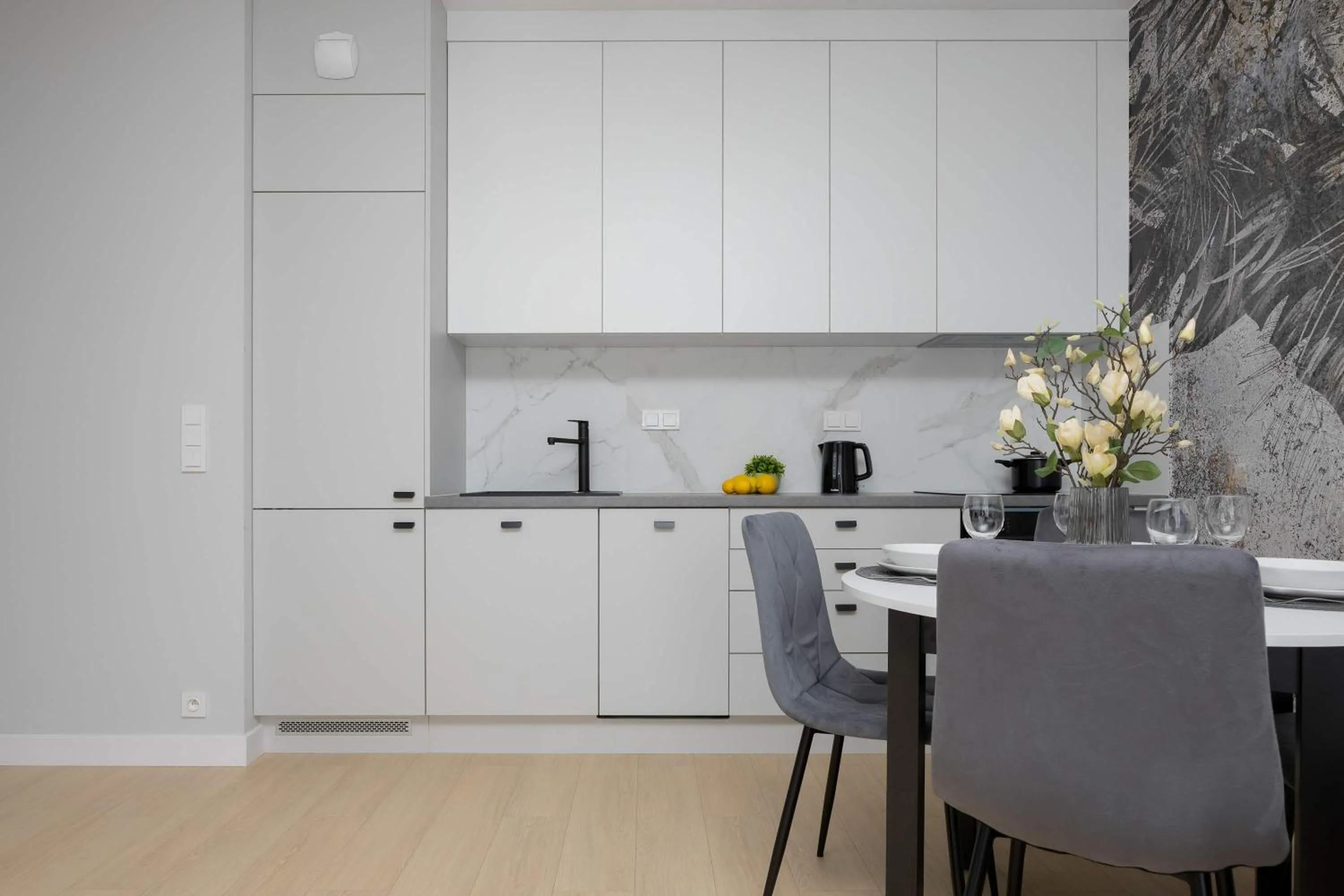 Elegant Apartment Ludwiki Warszawa with Parking & Air Conditioning by Noclegi Renters