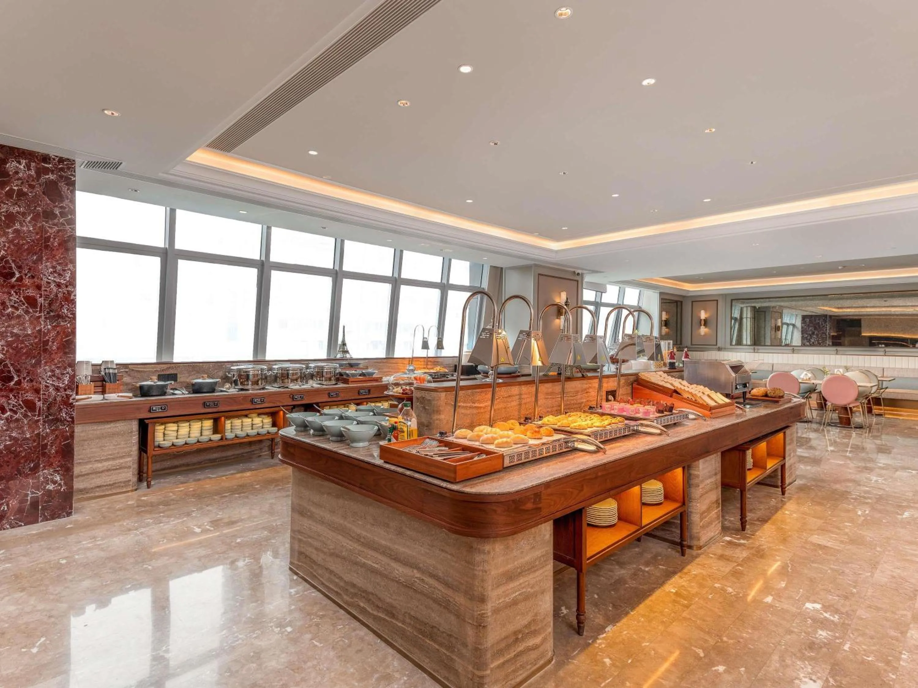 Restaurant/places to eat in Mercure Guangzhou Tianhe Sports Center