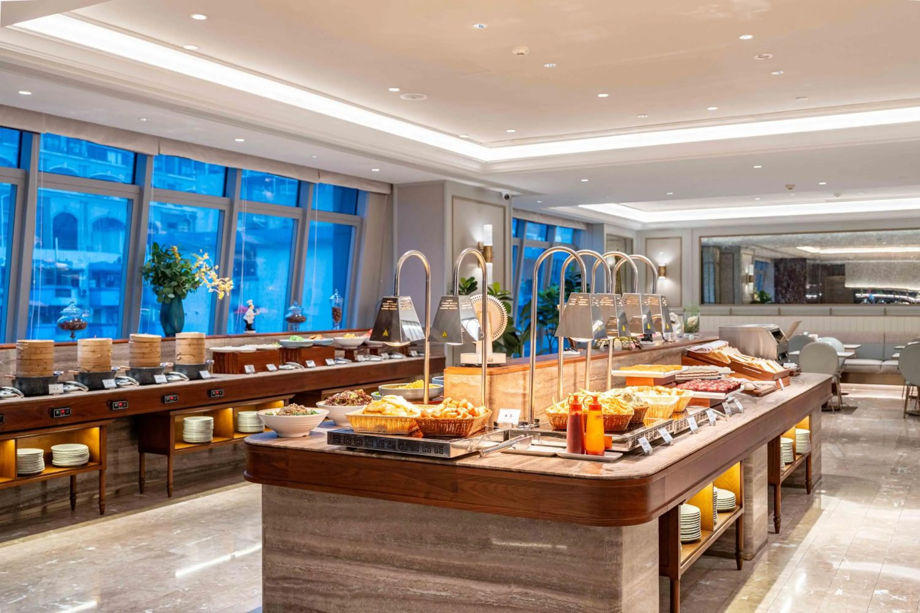 Restaurant/places to eat in Mercure Guangzhou Tianhe Sports Center