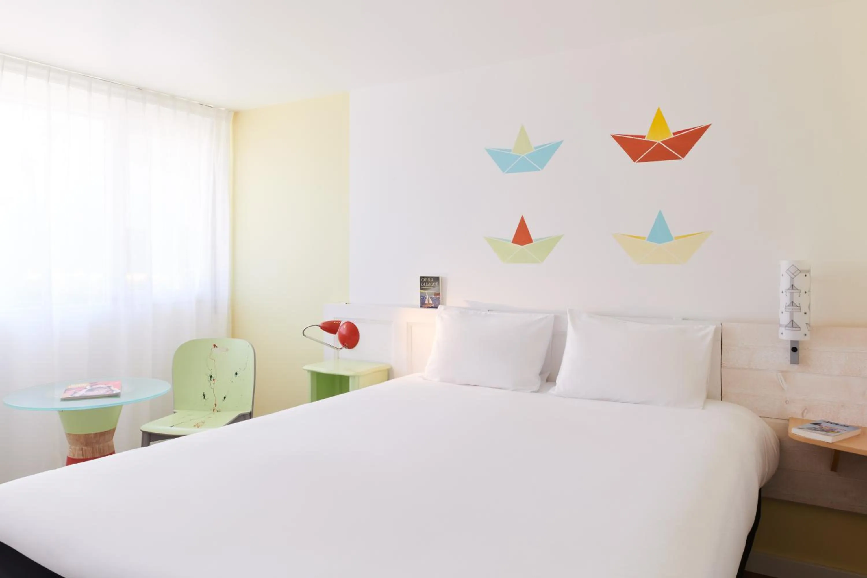 Bedroom, Bed in Greet Hôtel Saint-Nazaire Trignac Nouvelle Marque du Groupe Accor