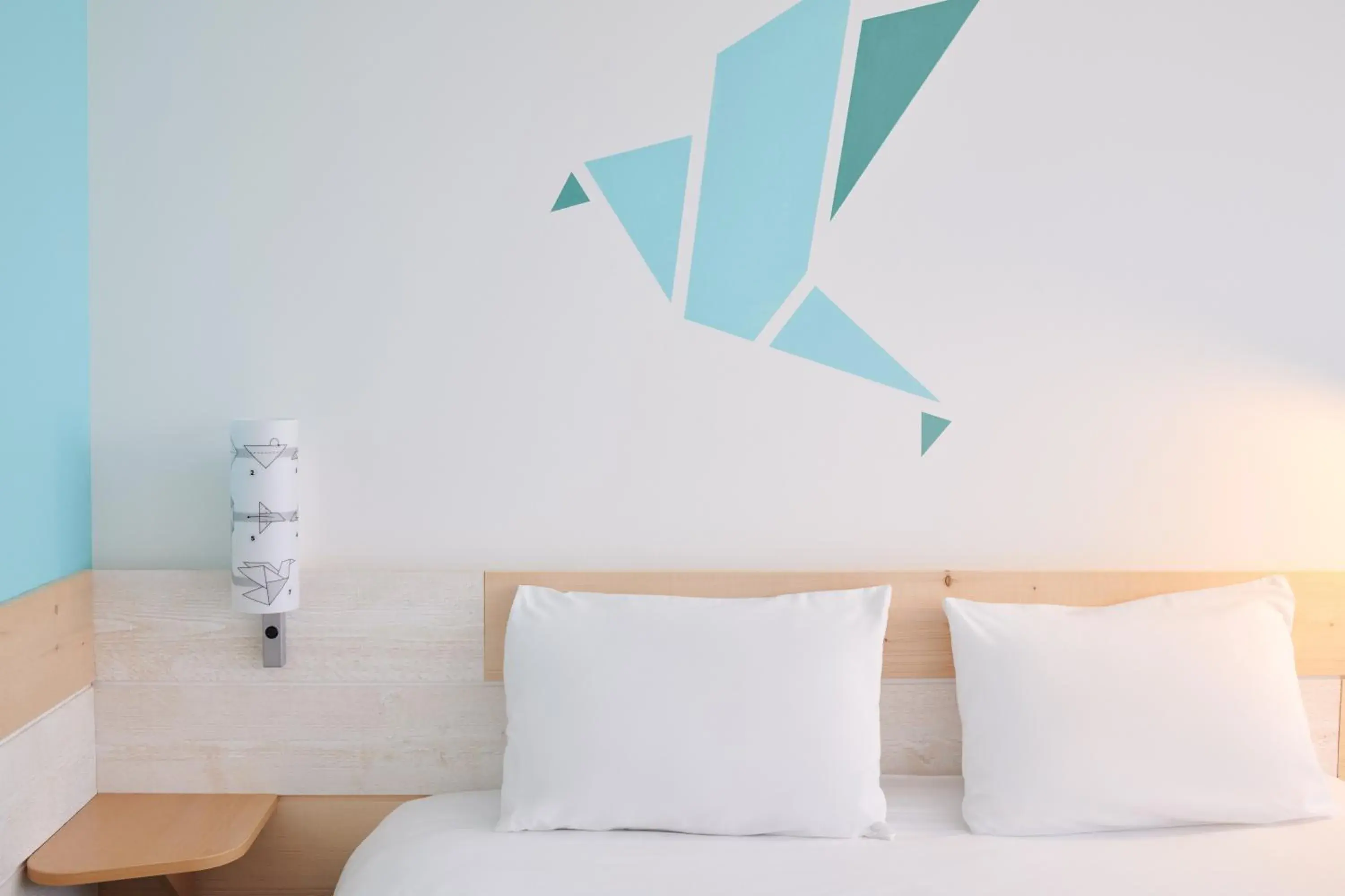 Bedroom, Bed in Greet Hôtel Saint-Nazaire Trignac Nouvelle Marque du Groupe Accor Bedroom, Bed in Greet Hôtel Saint-Nazaire Trignac Nouvelle Marque du Groupe Accor