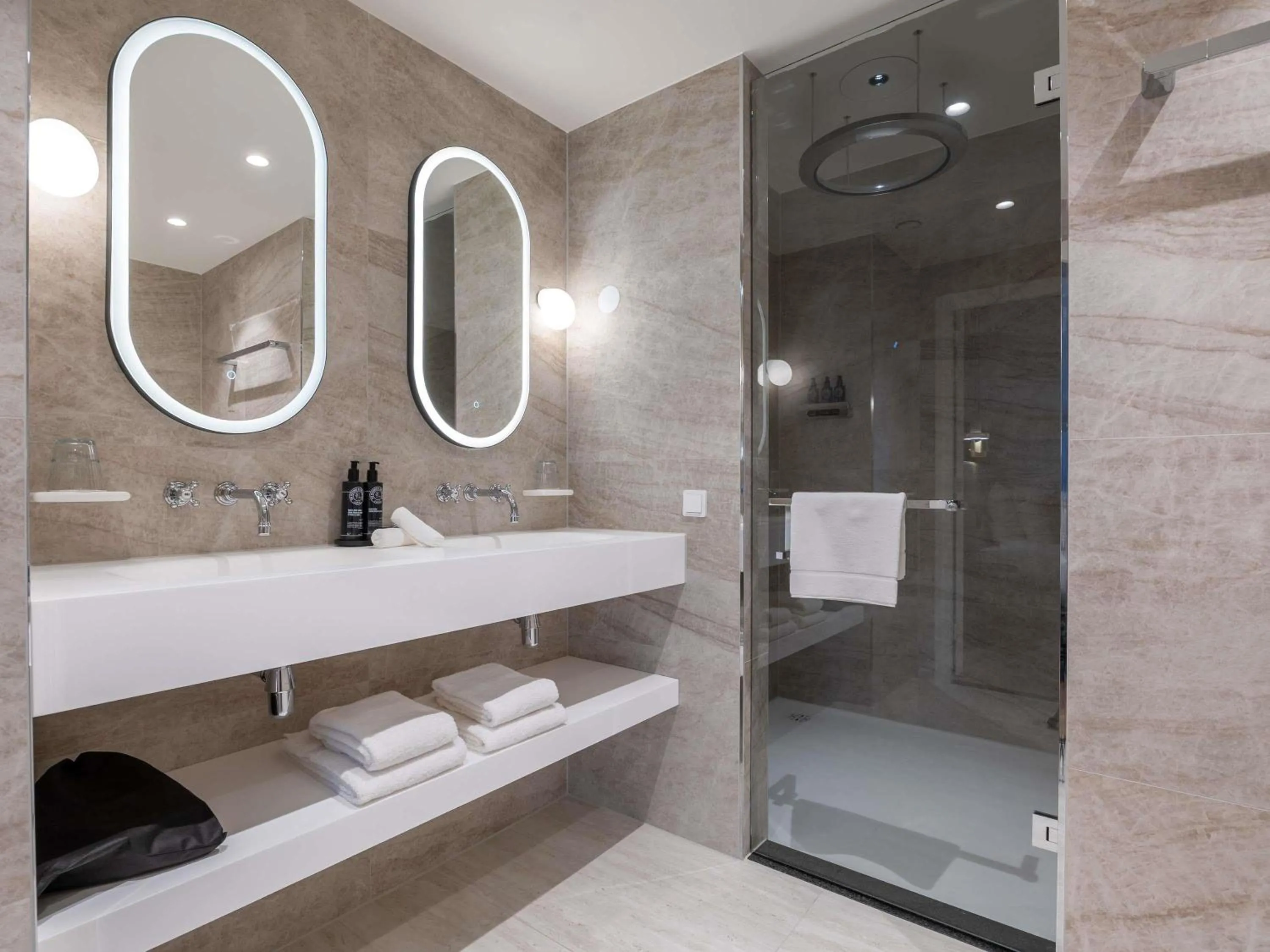 Bedroom in Hotel Maison Maastricht Centrum - Handwritten Collection