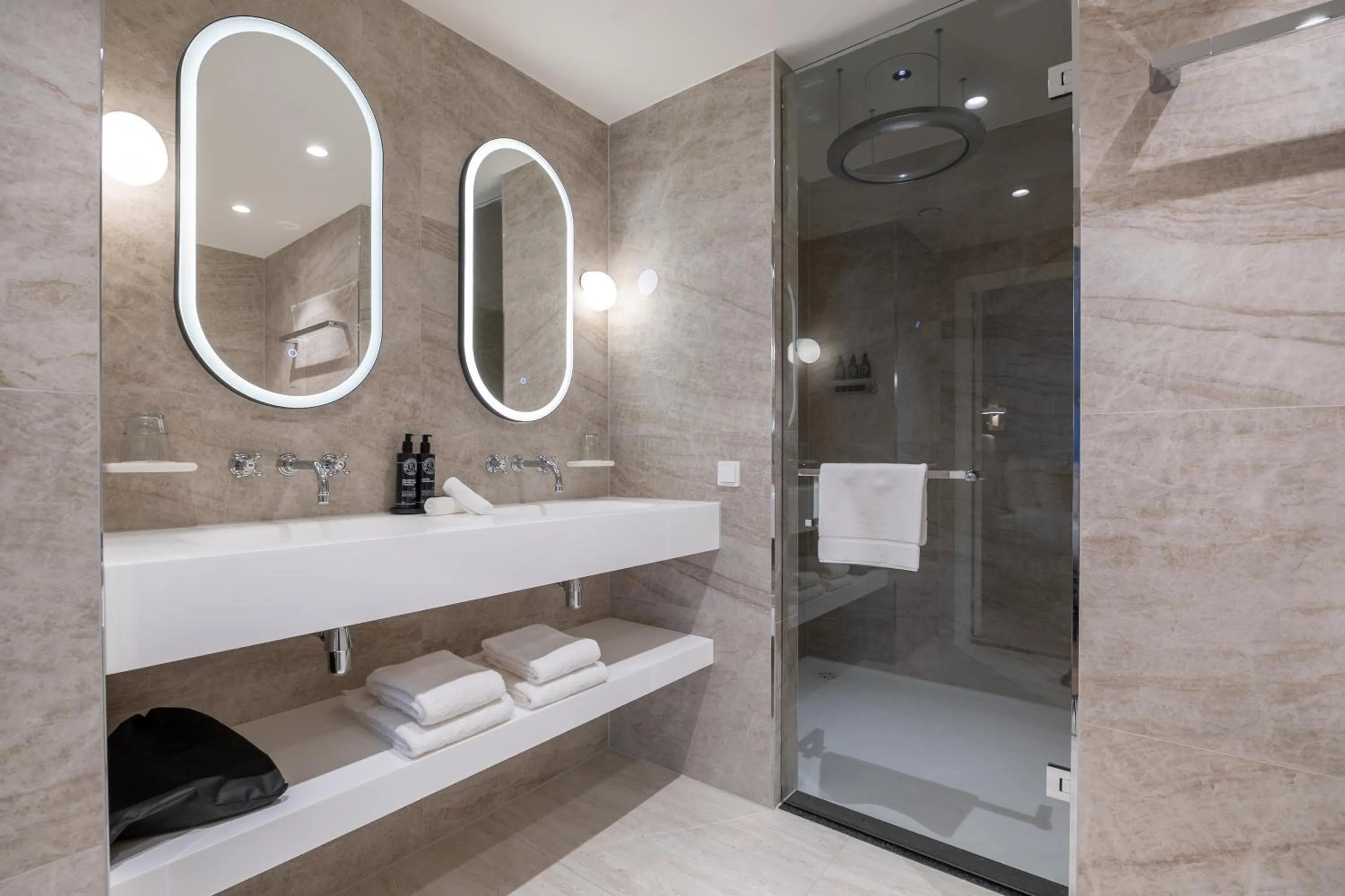 Bathroom in Hotel Maison Maastricht Centrum - Handwritten Collection