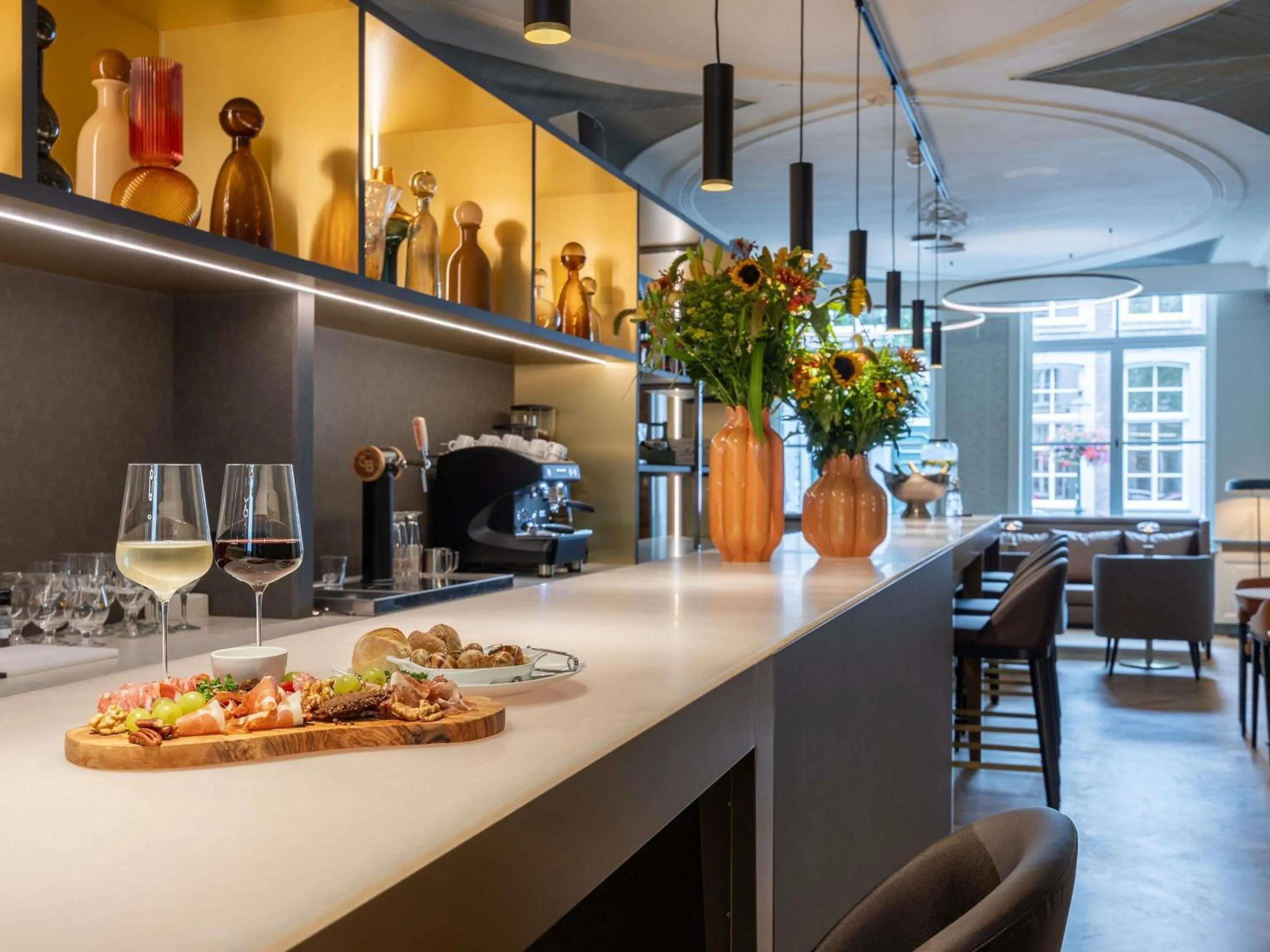 Lounge or bar in Hotel Maison Maastricht Centrum - Handwritten Collection