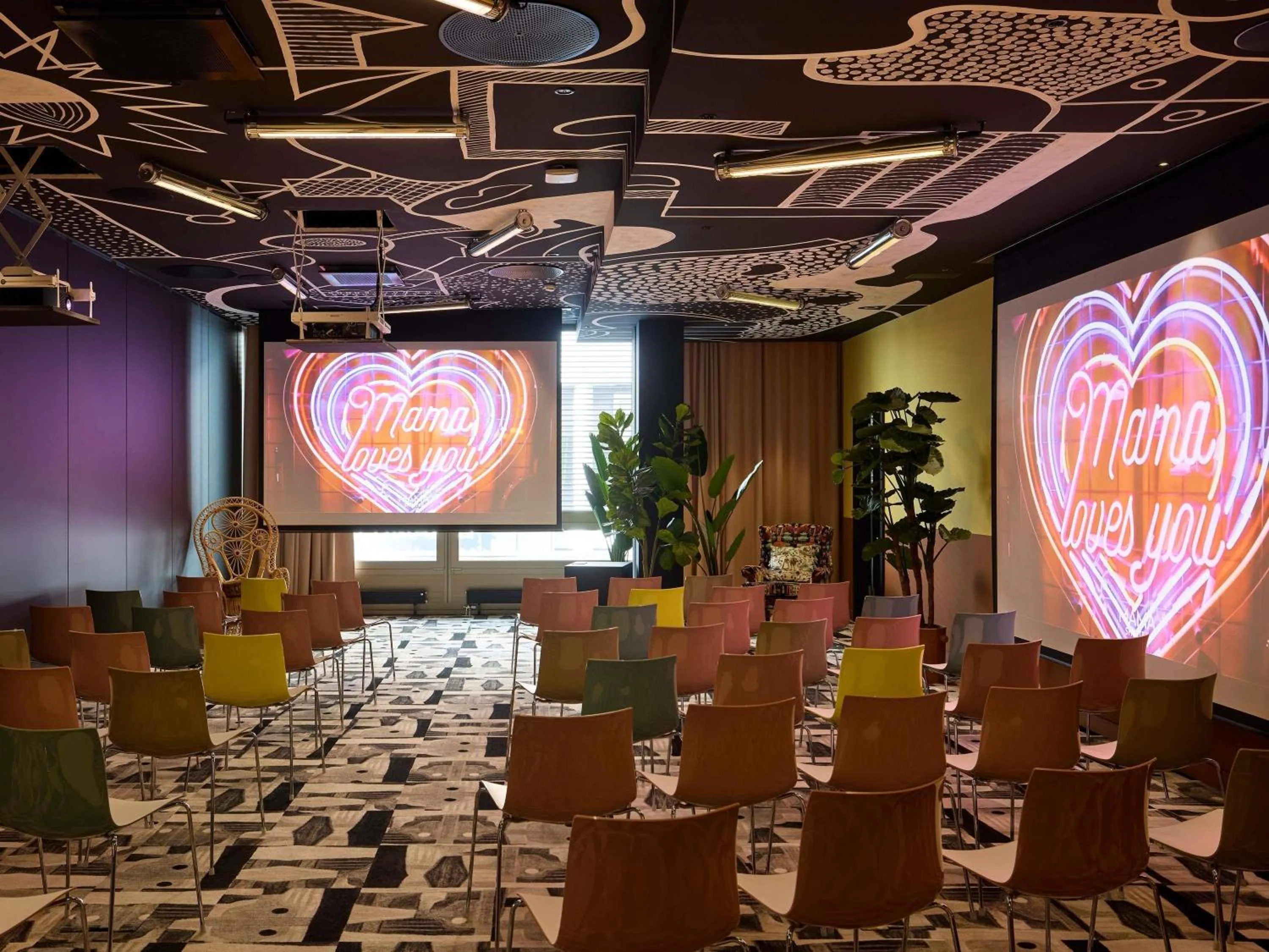 Meeting/conference room in Mama Shelter Zurich
