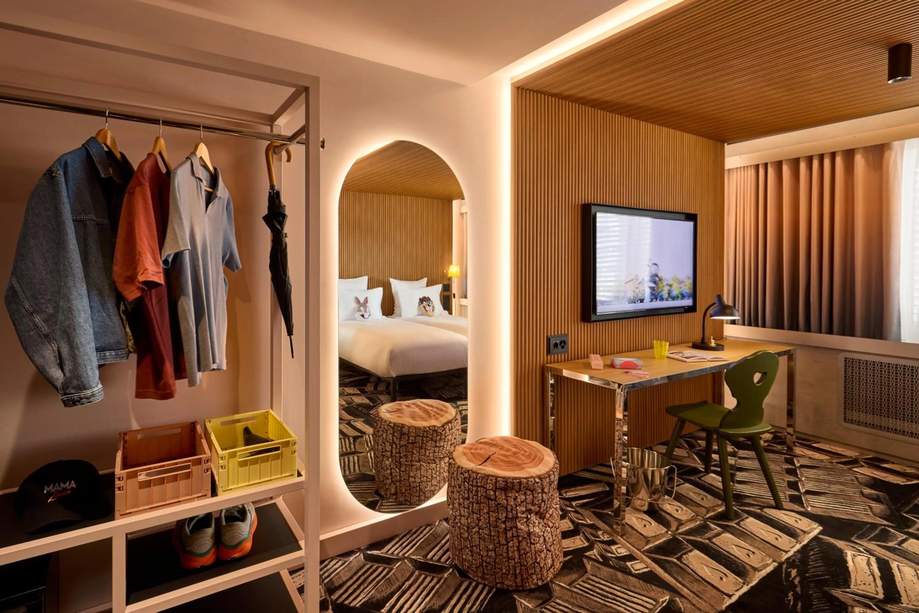 TV and multimedia, Bed in Mama Shelter Zurich