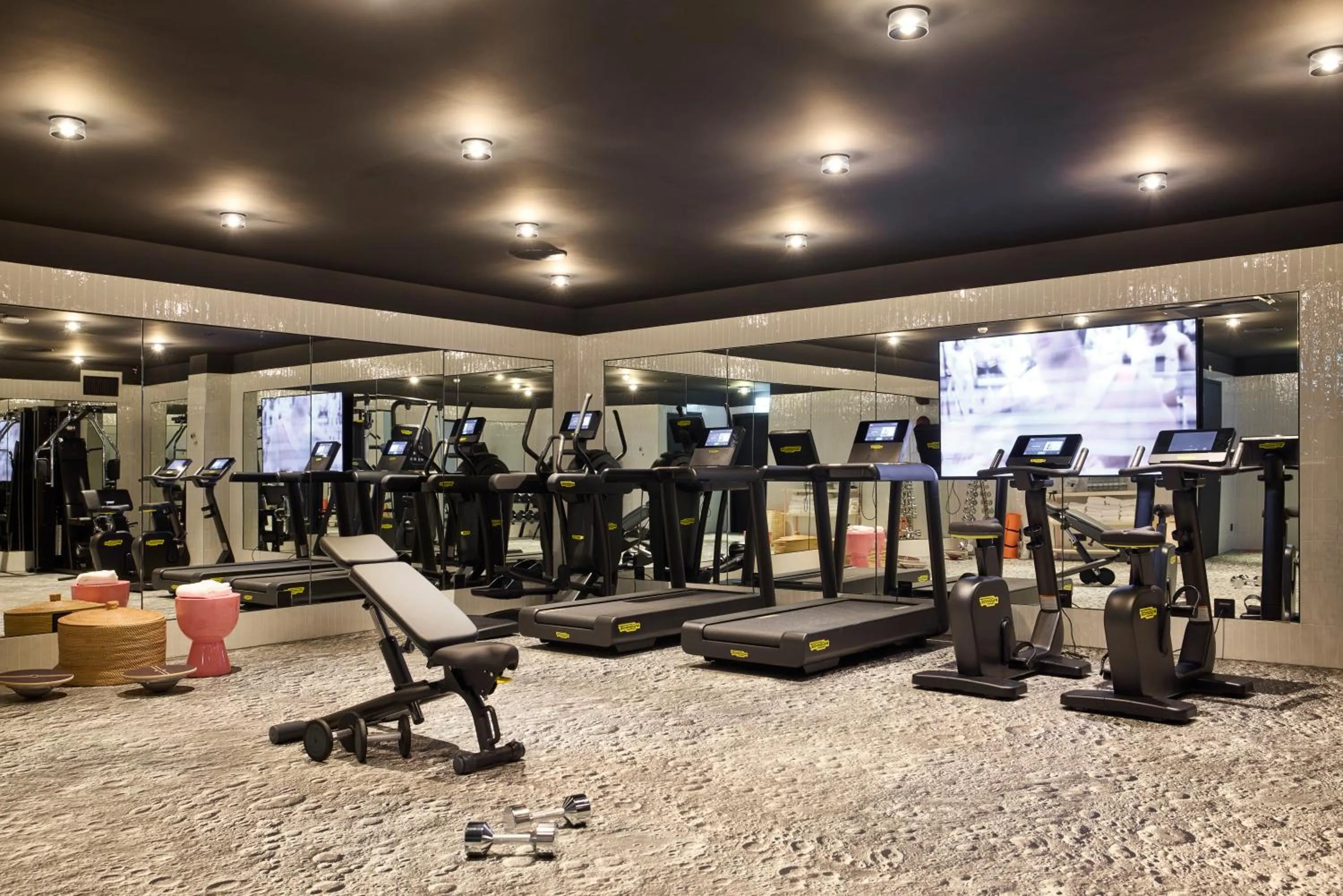 Fitness centre/facilities in Mama Shelter Zurich