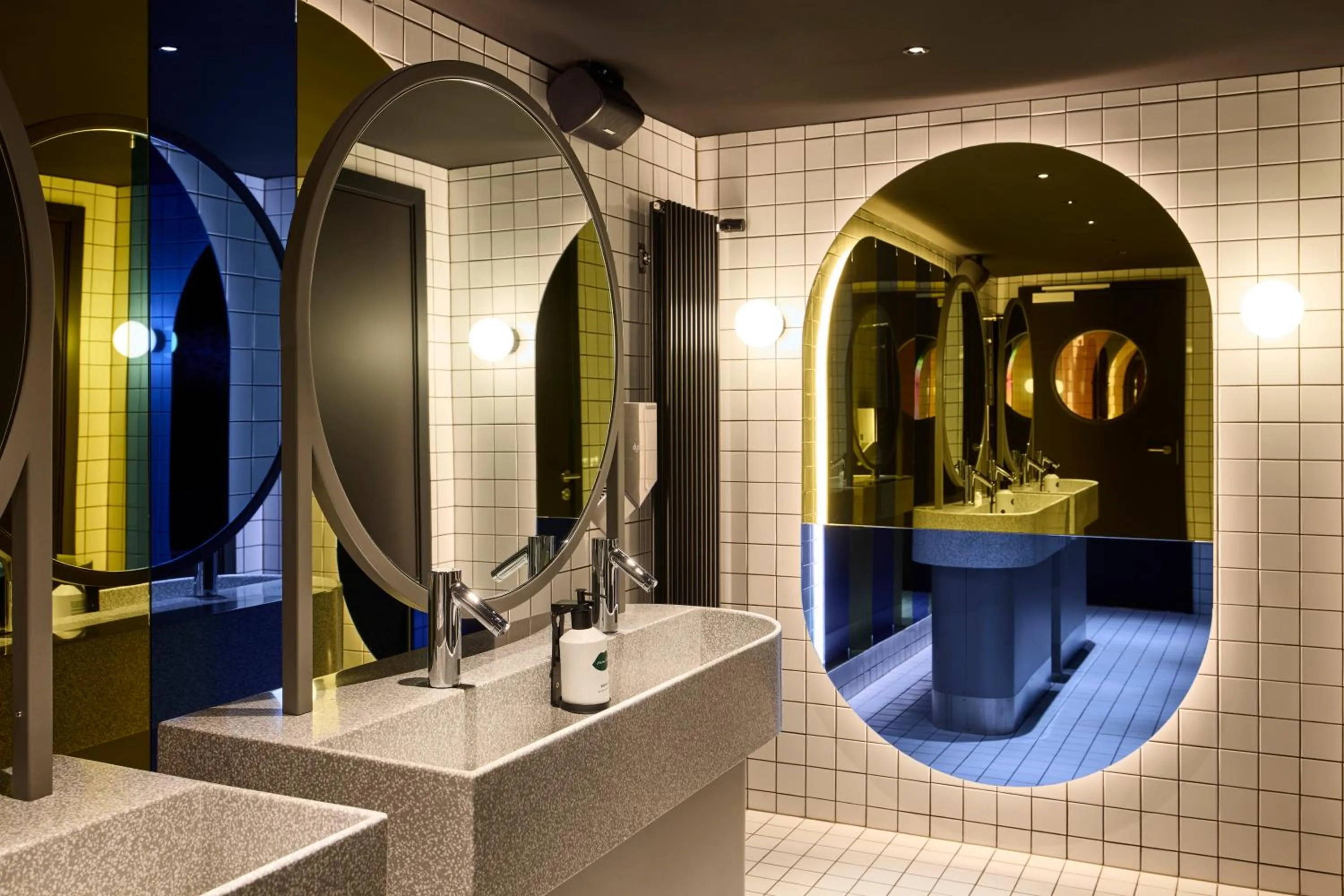 Bathroom in Mama Shelter Zurich