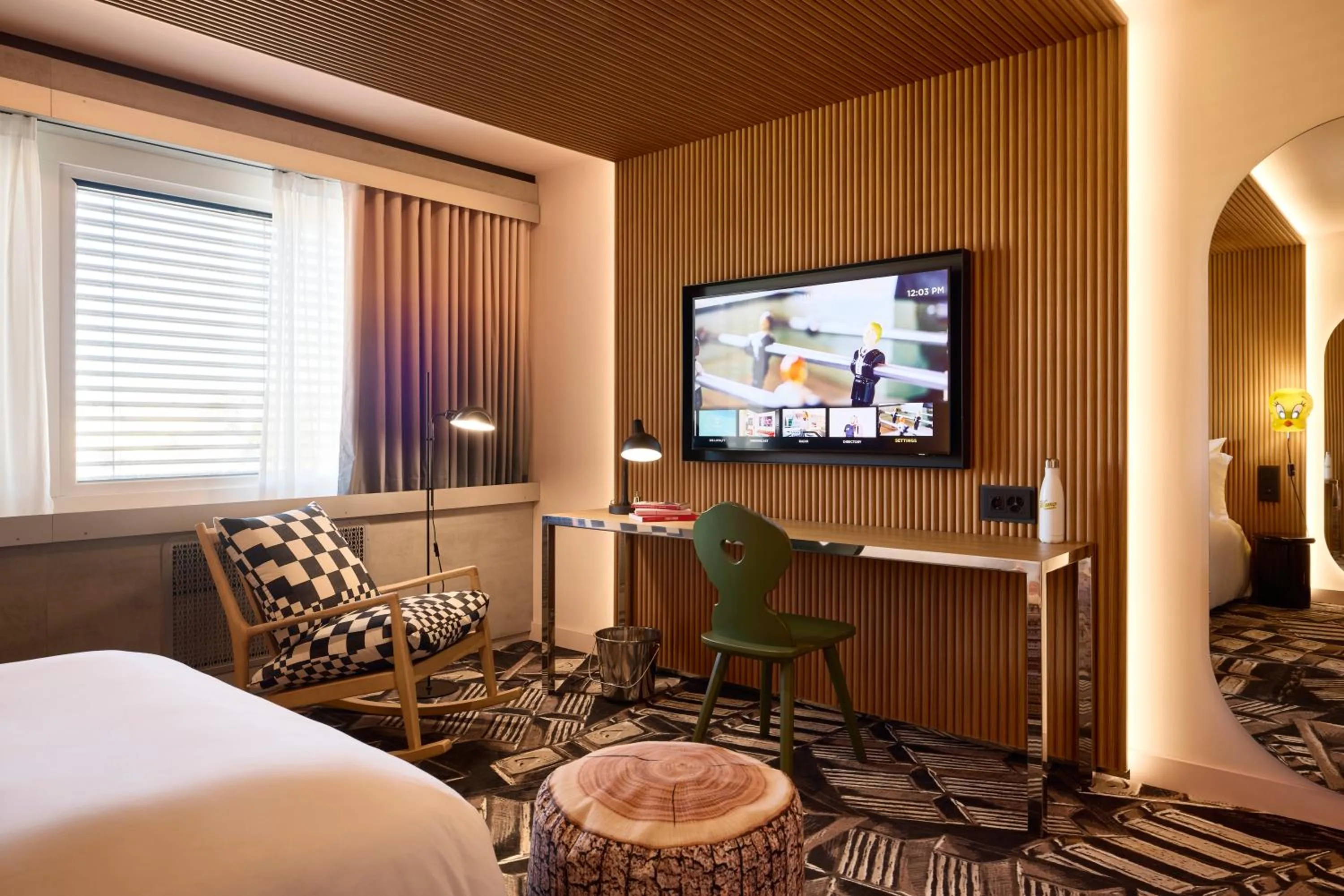 Bed in Mama Shelter Zurich