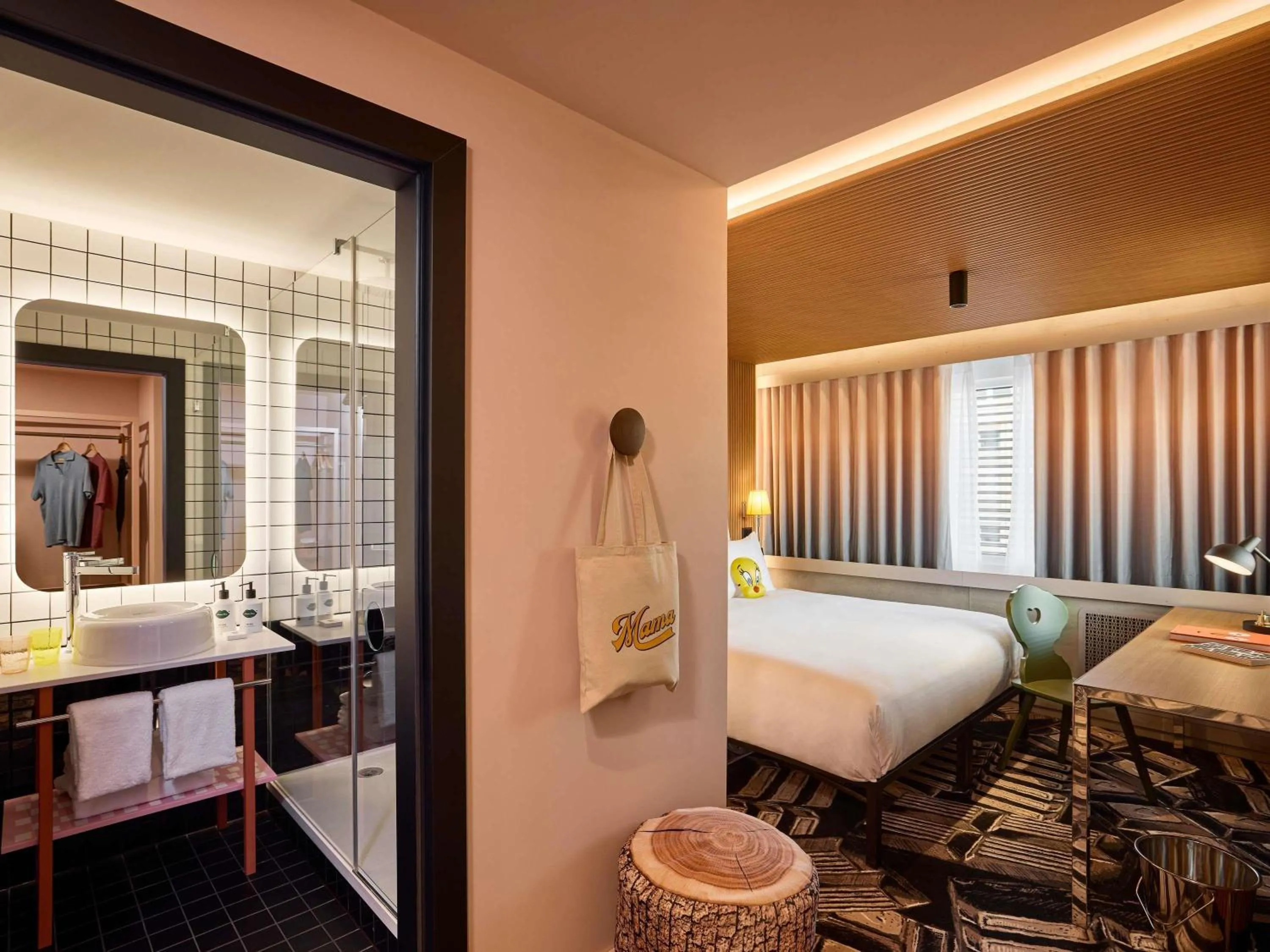 Bedroom, Bed in Mama Shelter Zurich