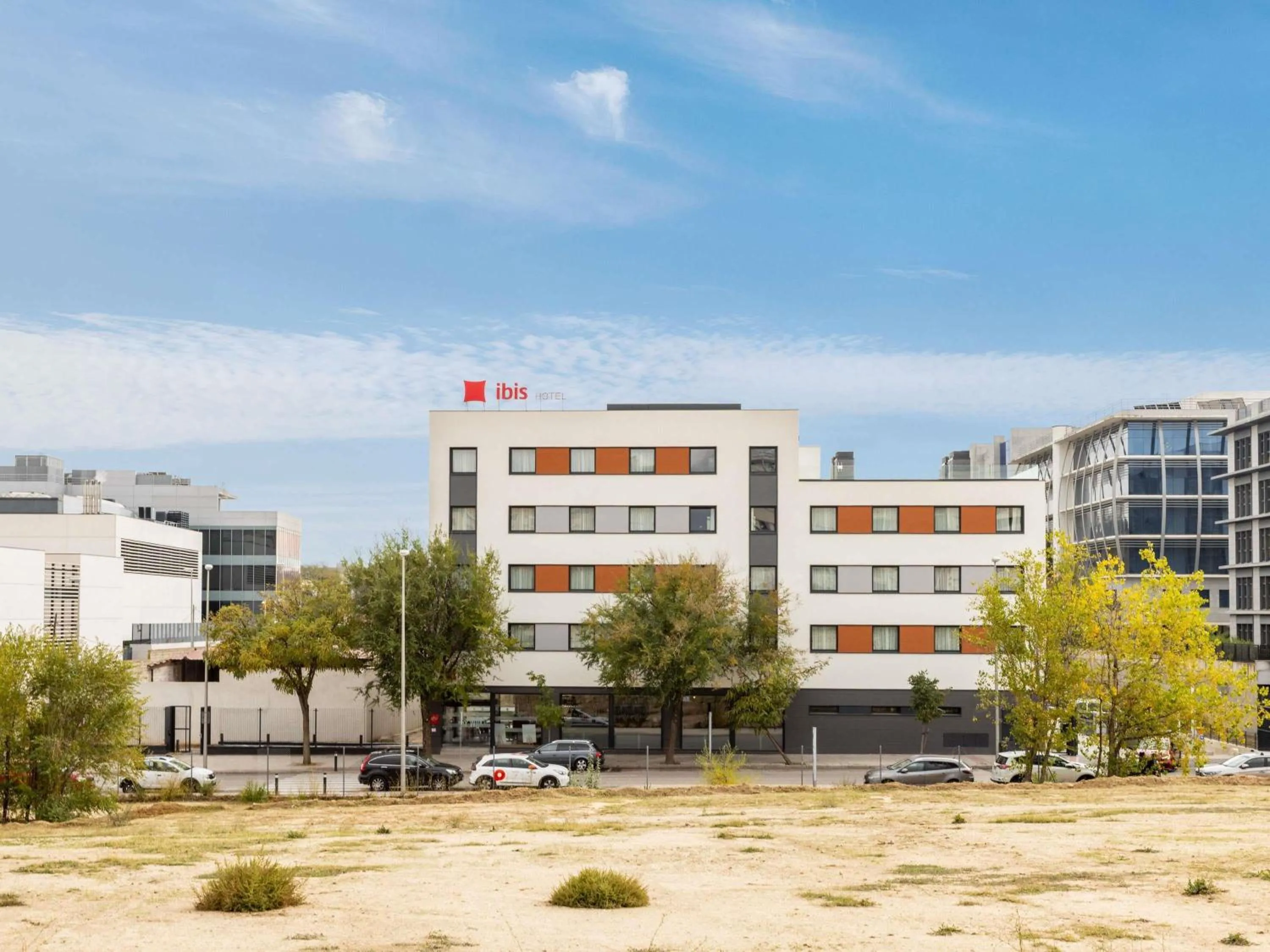 Property building in ibis Madrid Norte Las Tablas