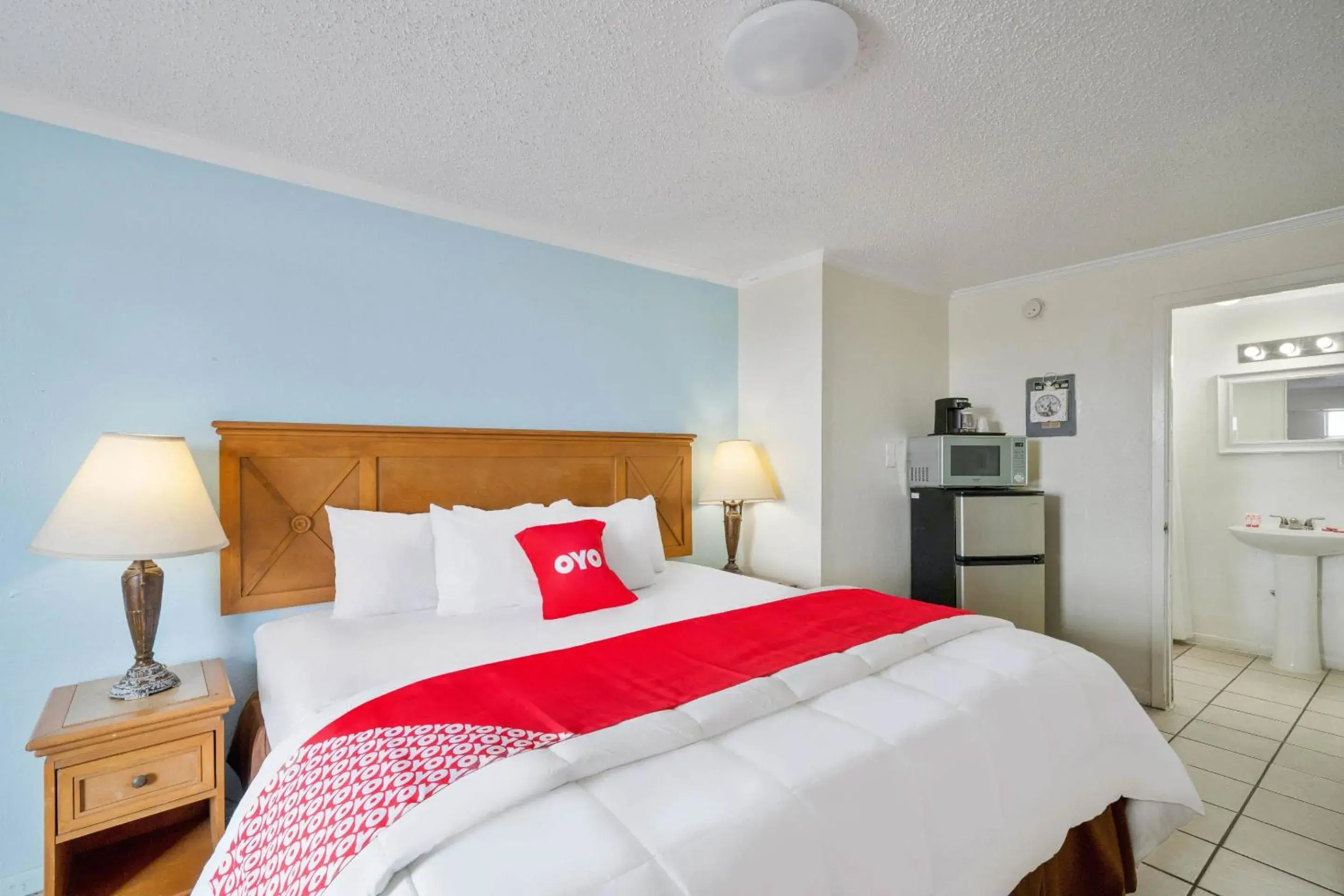 King Room in OYO Hotel Rockport- Bay View King Room in OYO Hotel Rockport- Bay View