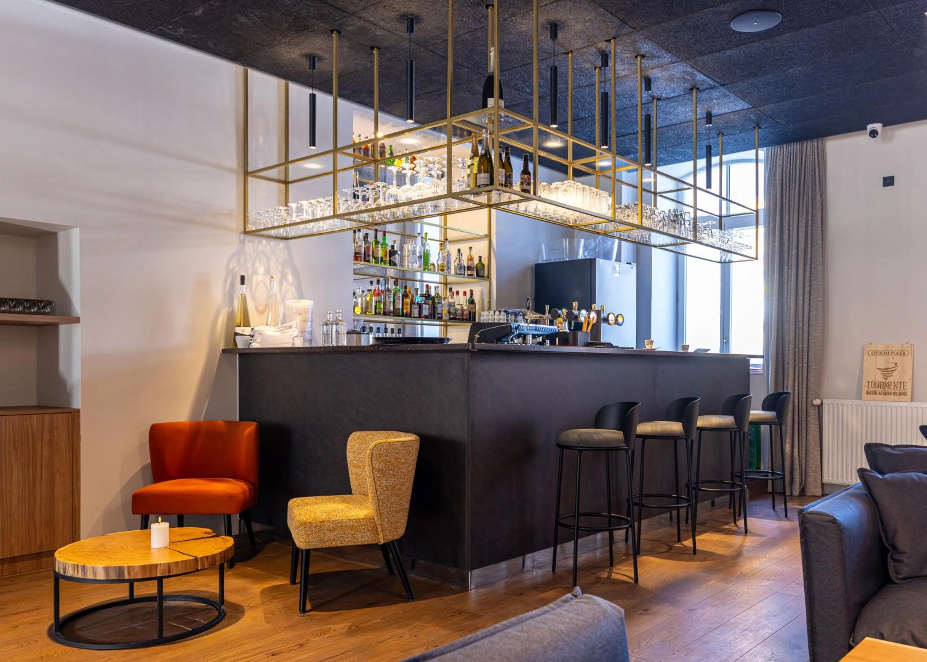 Lounge or bar in Garrigae Caserne de Briançon & SPA Cinq Mondes