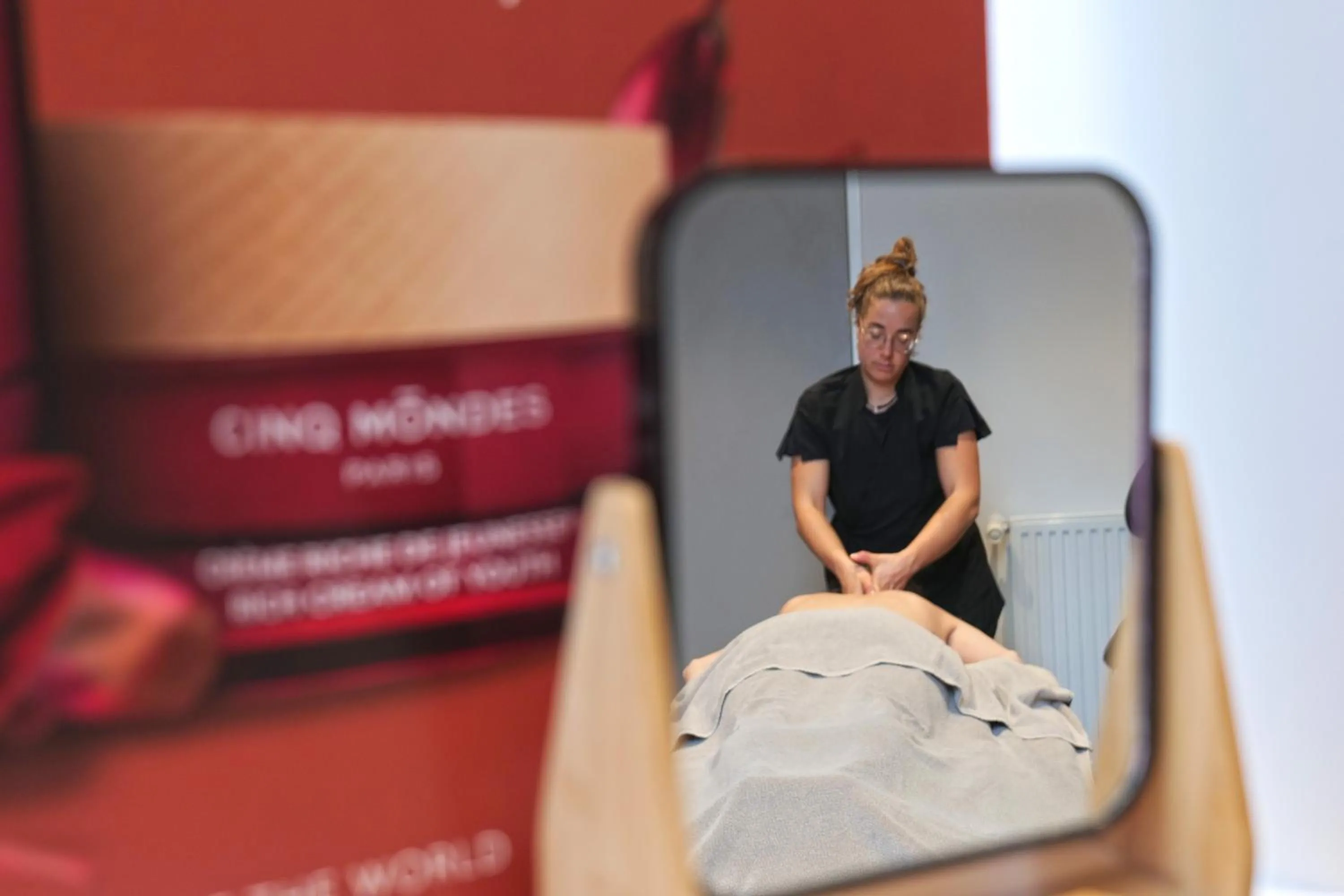 Spa and wellness centre/facilities in Garrigae Caserne de Briançon & SPA Cinq Mondes