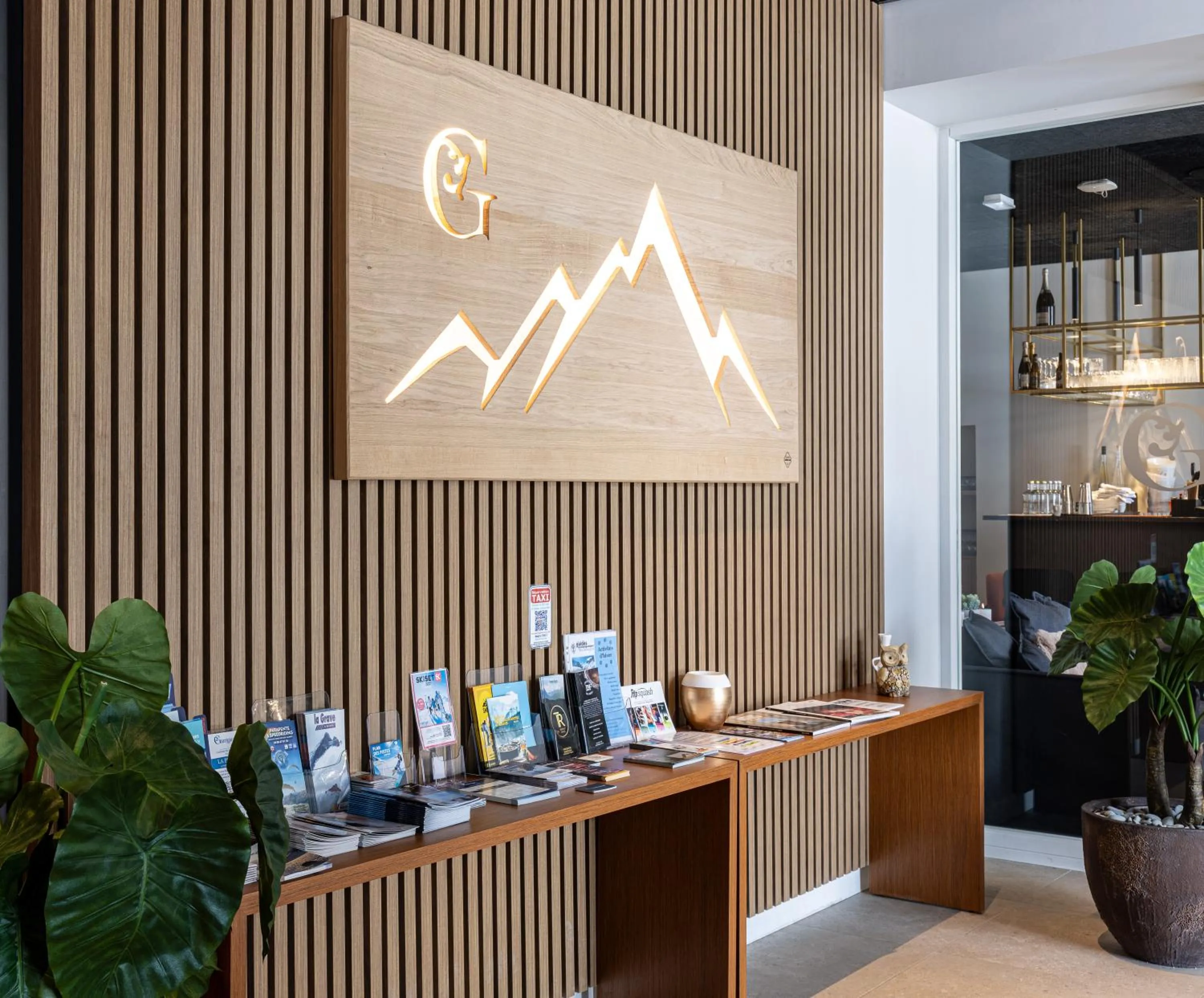 Lobby or reception in Garrigae Caserne de Briançon & SPA Cinq Mondes